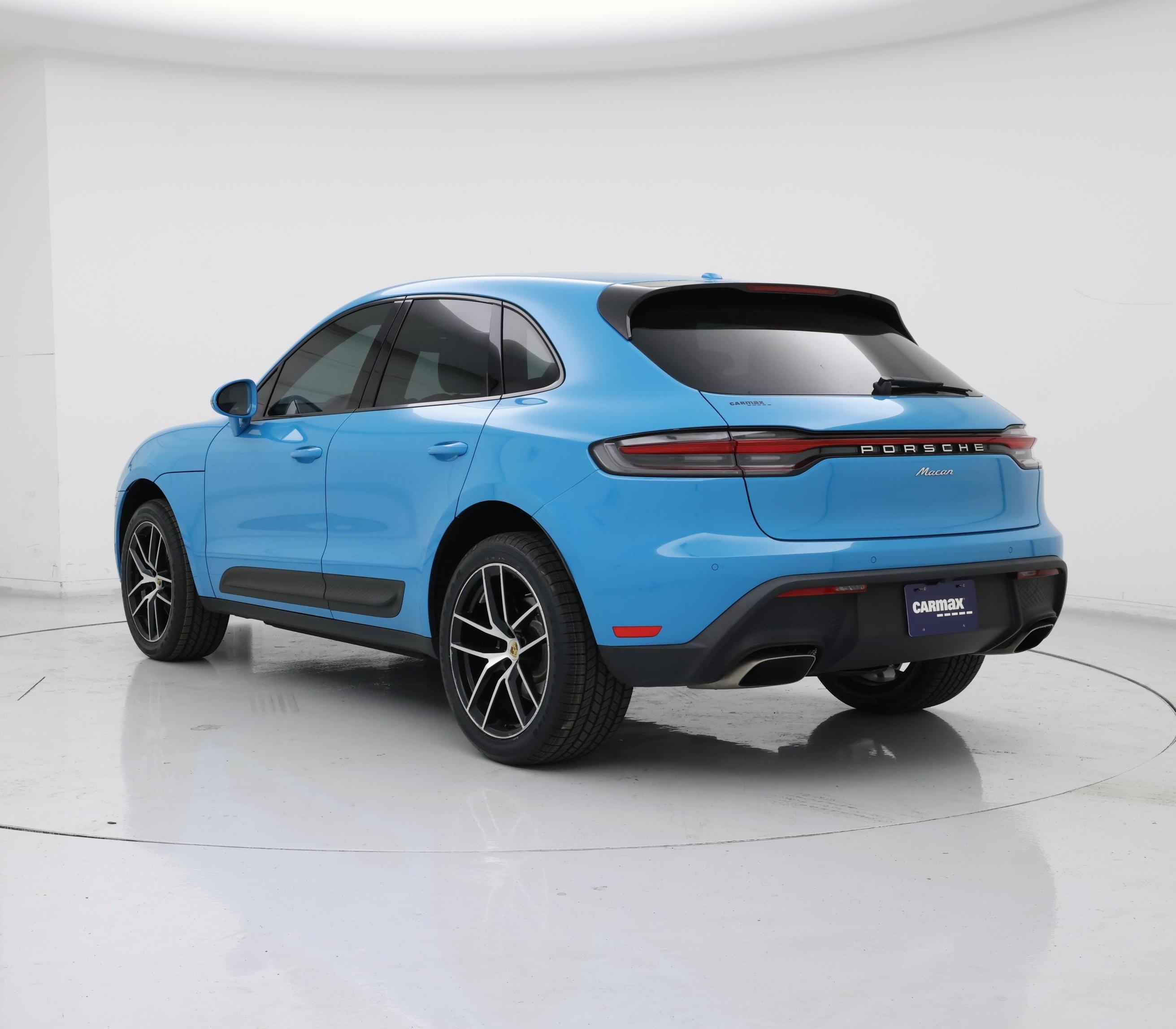 Thumbnail: 2023 Porsche Macan - 2
