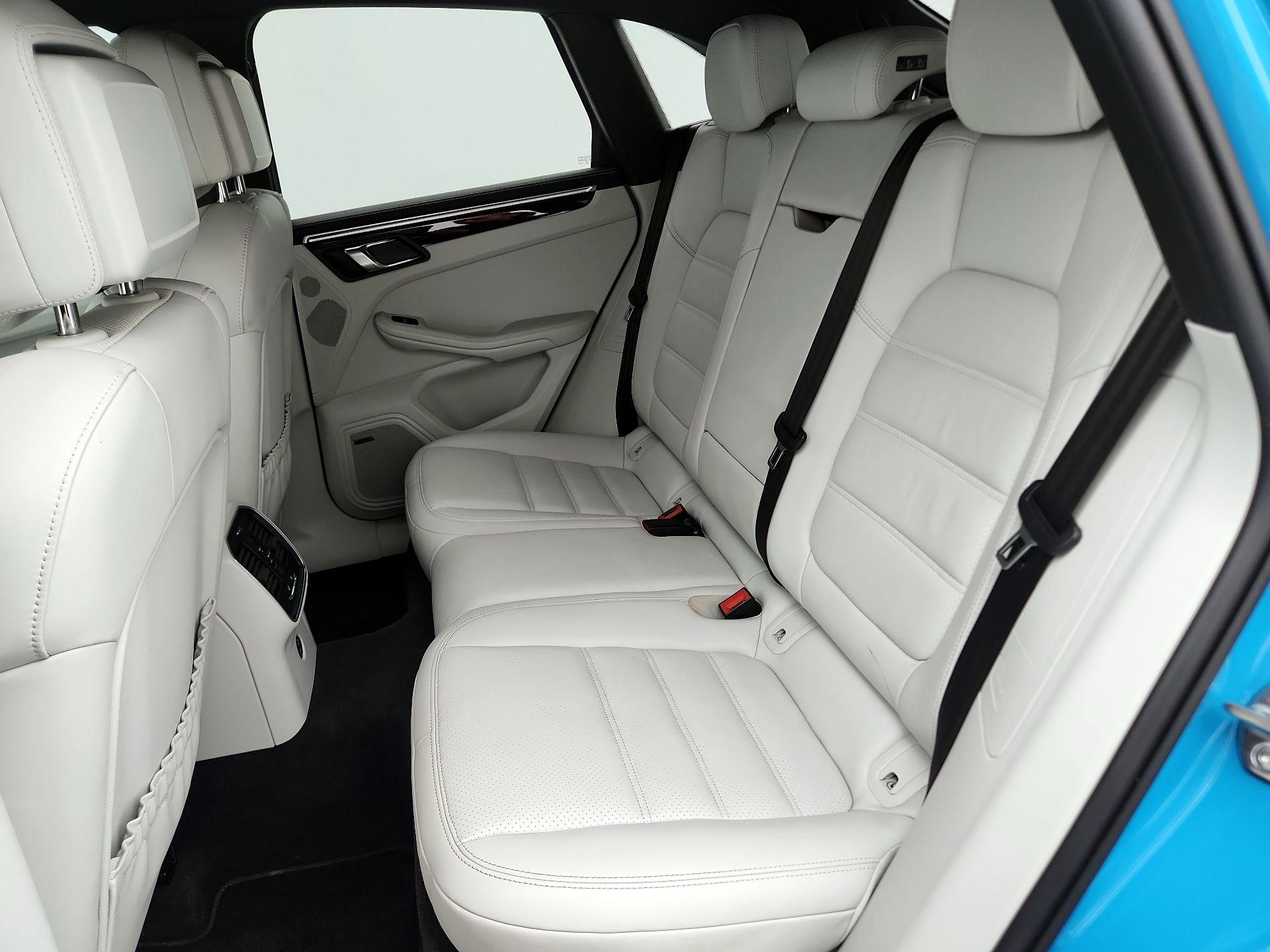 Thumbnail: 2023 Porsche Macan - 20