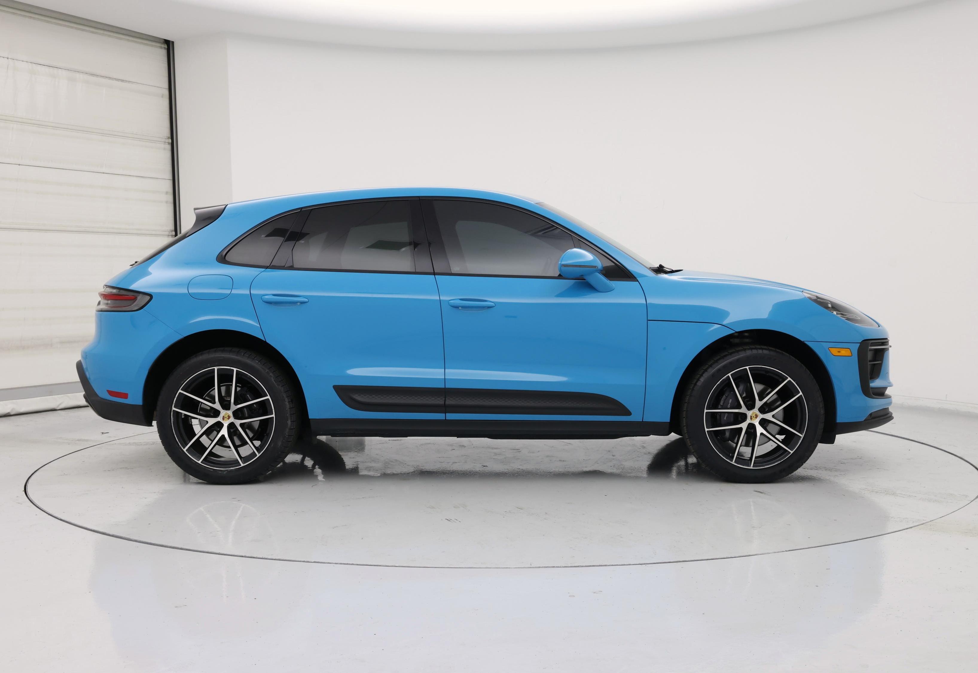 Thumbnail: 2023 Porsche Macan - 7