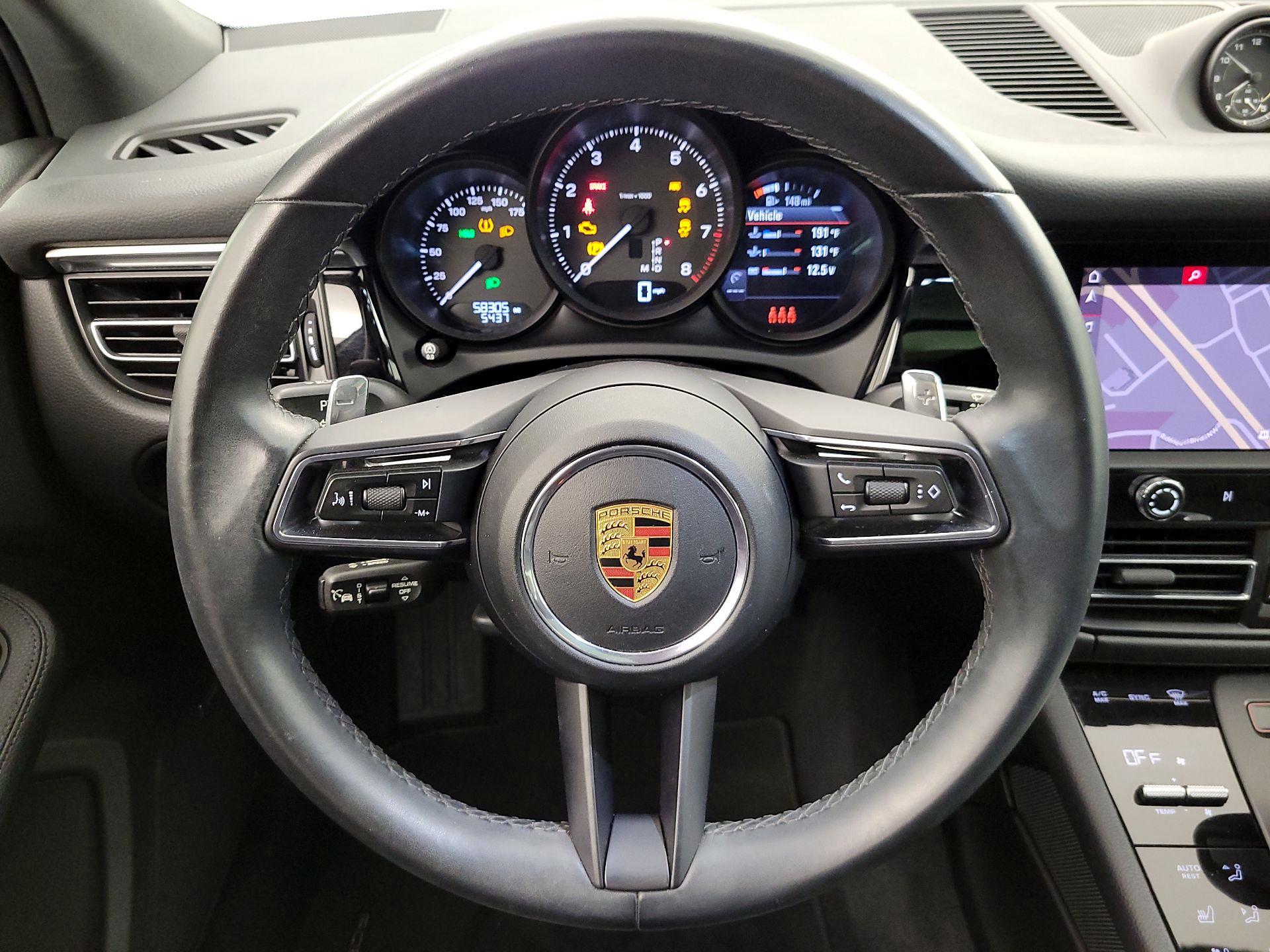 Thumbnail: 2023 Porsche Macan - 10