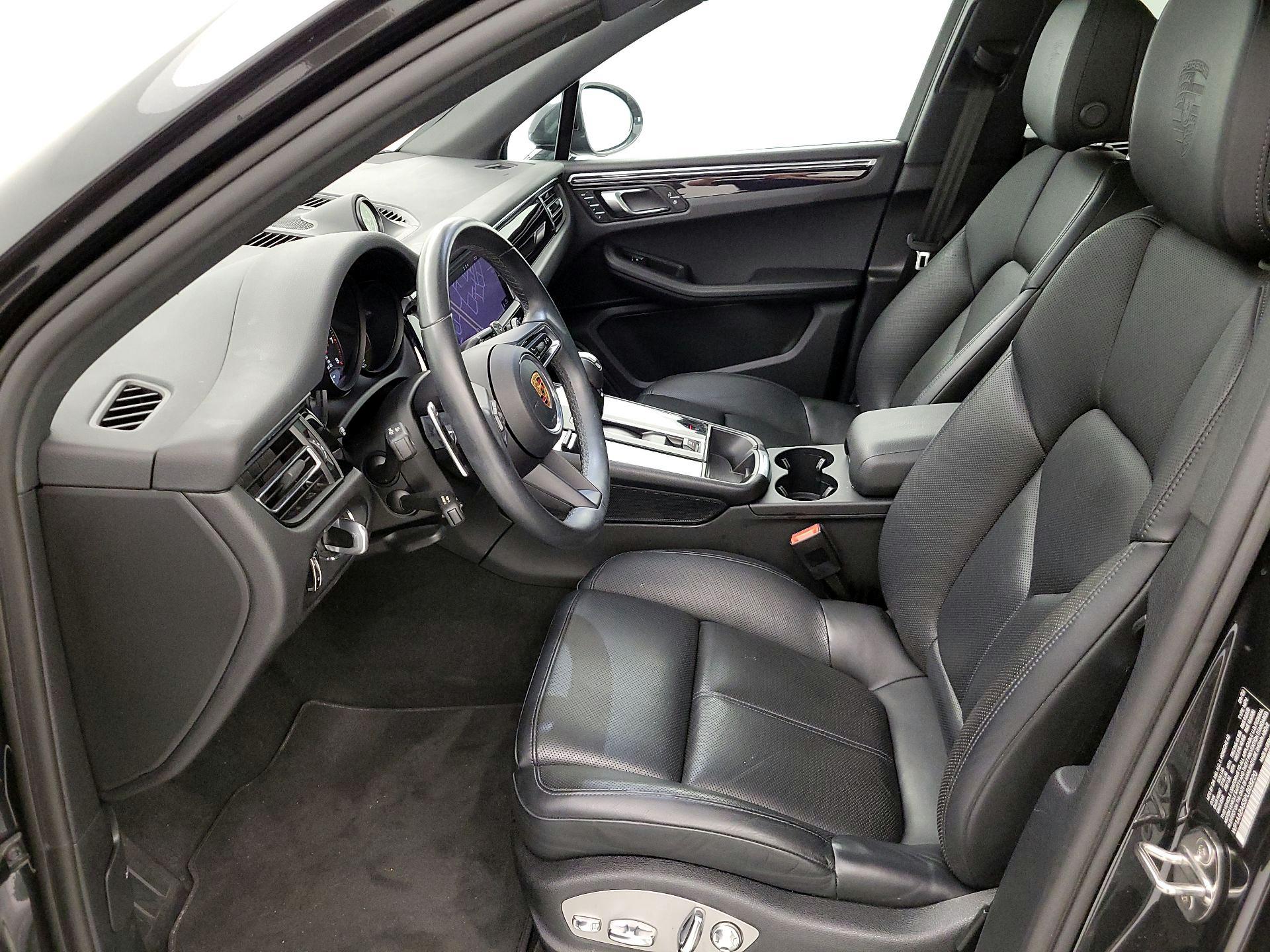 Thumbnail: 2023 Porsche Macan - 11