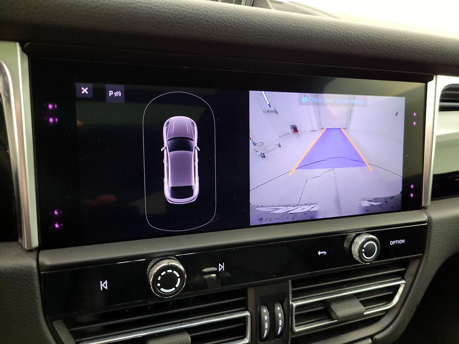 Thumbnail: 2023 Porsche Macan - 15