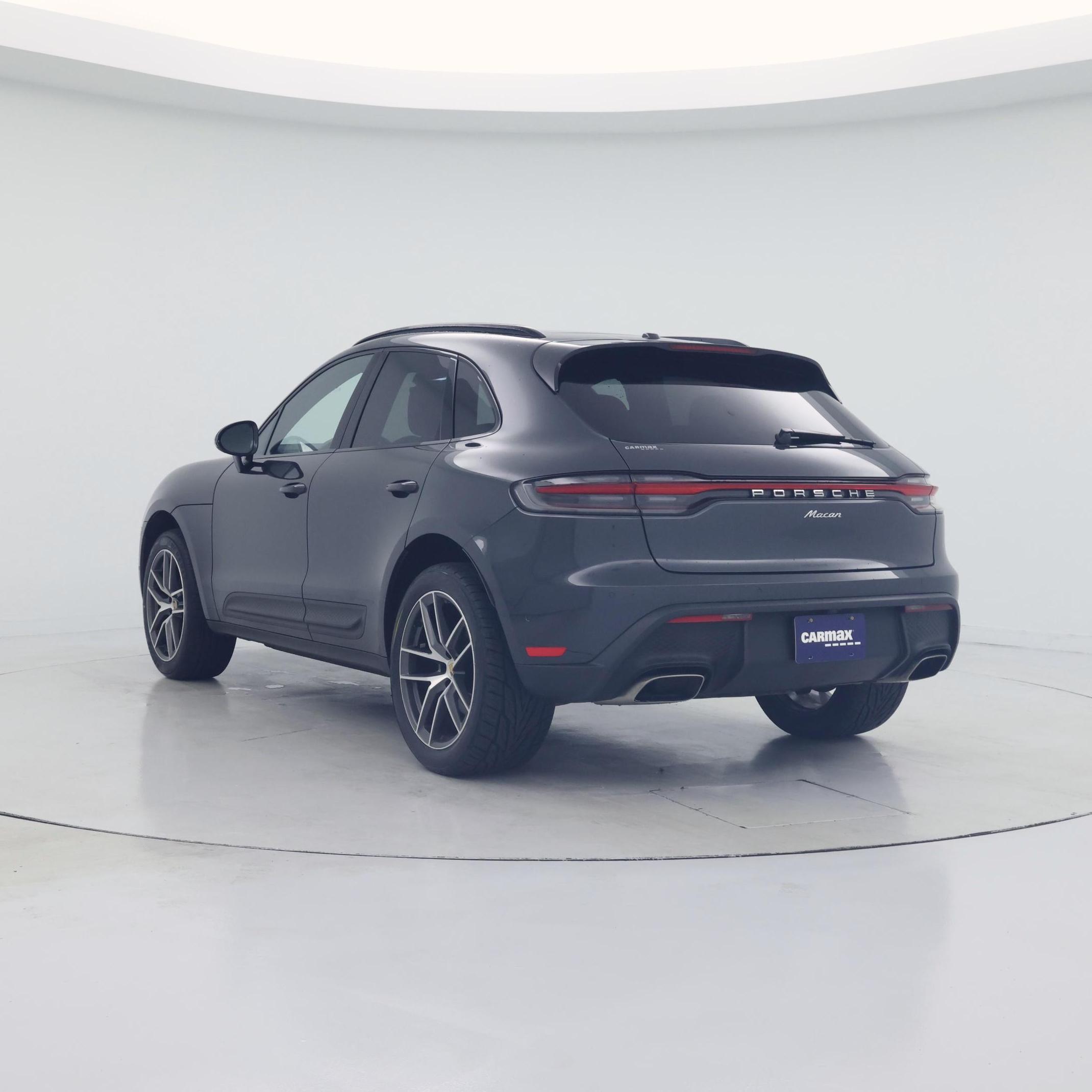 Thumbnail: 2023 Porsche Macan - 2