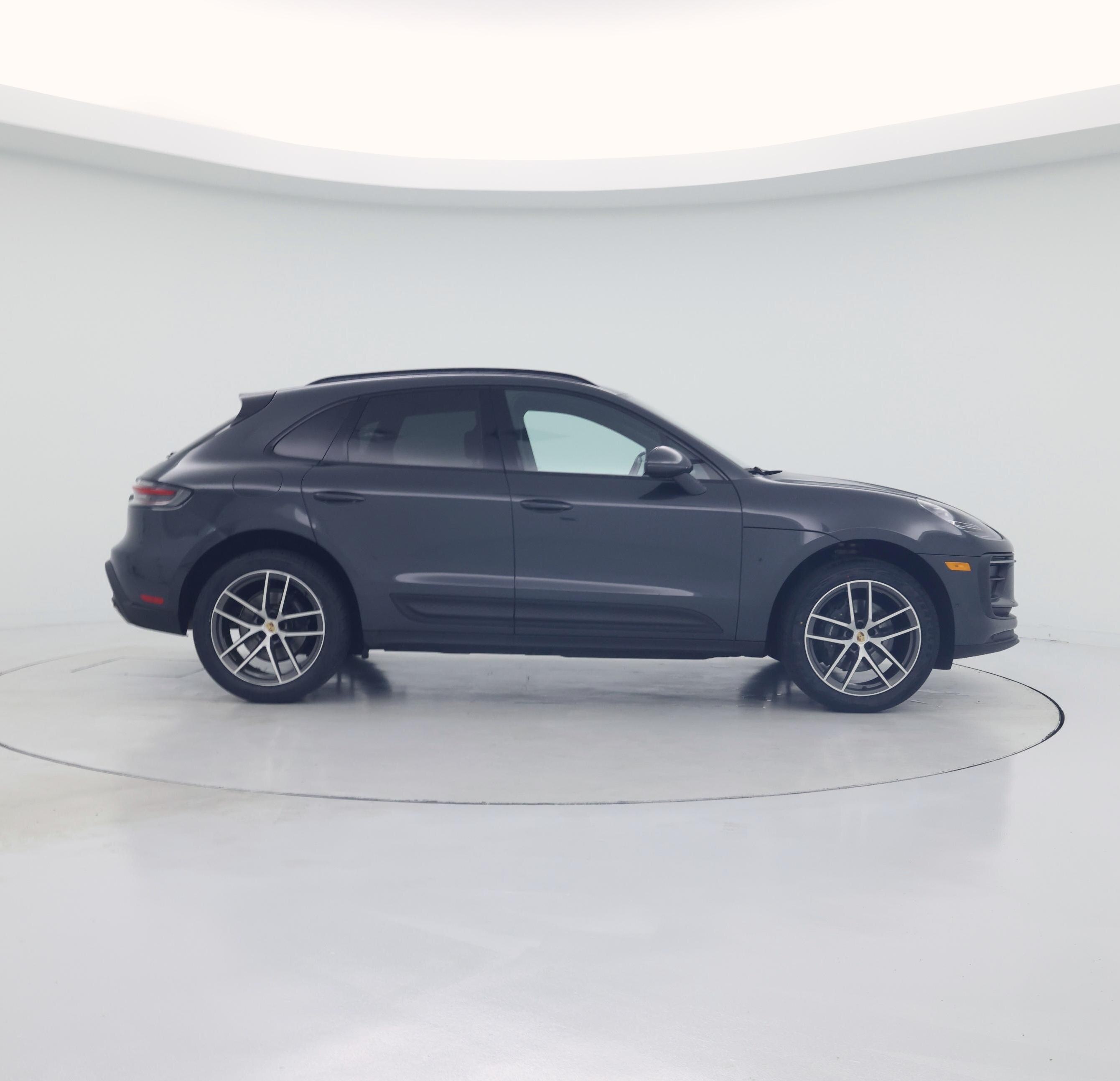 Thumbnail: 2023 Porsche Macan - 7