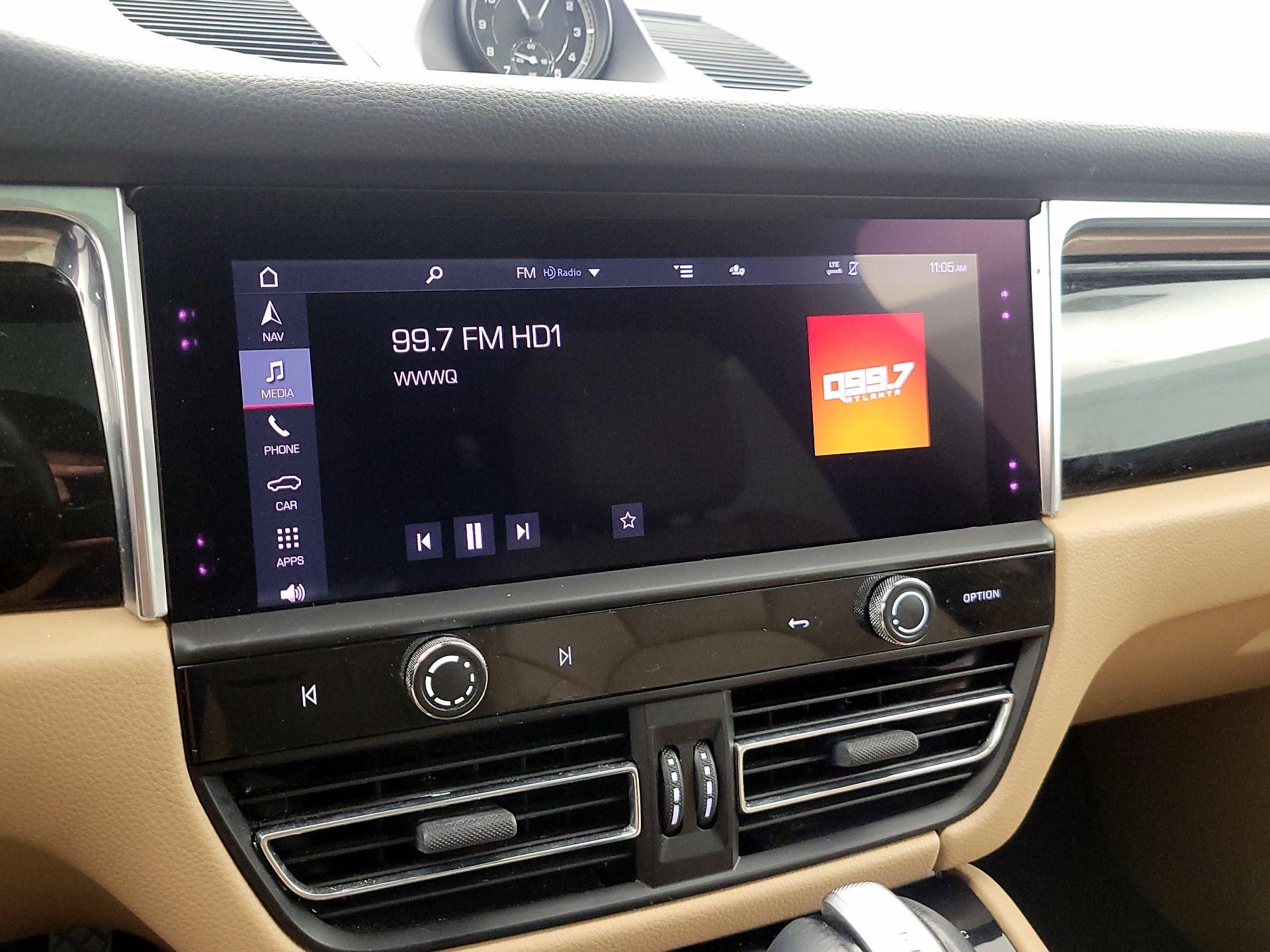 Thumbnail: 2023 Porsche Macan - 16