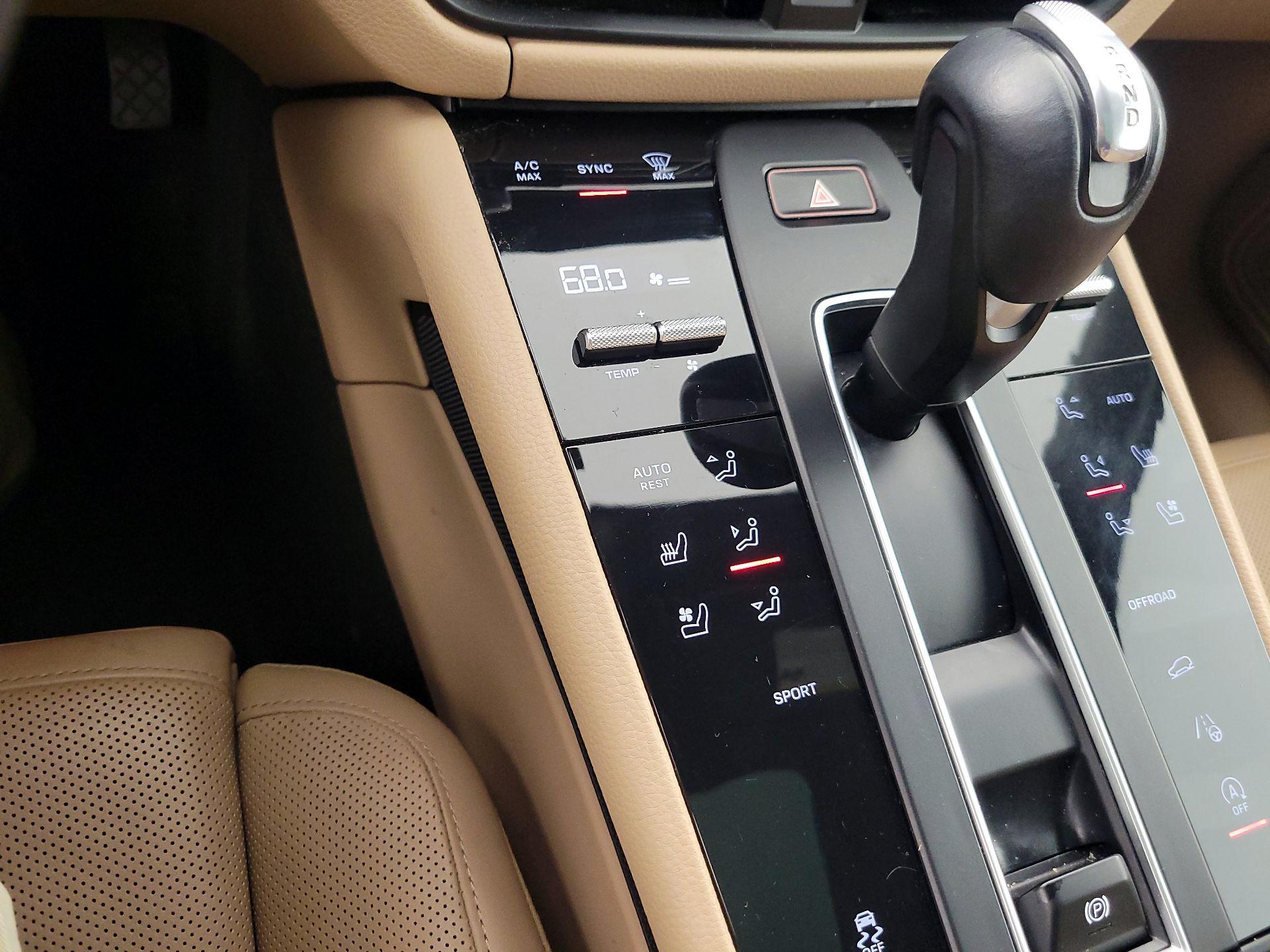 Thumbnail: 2023 Porsche Macan - 17