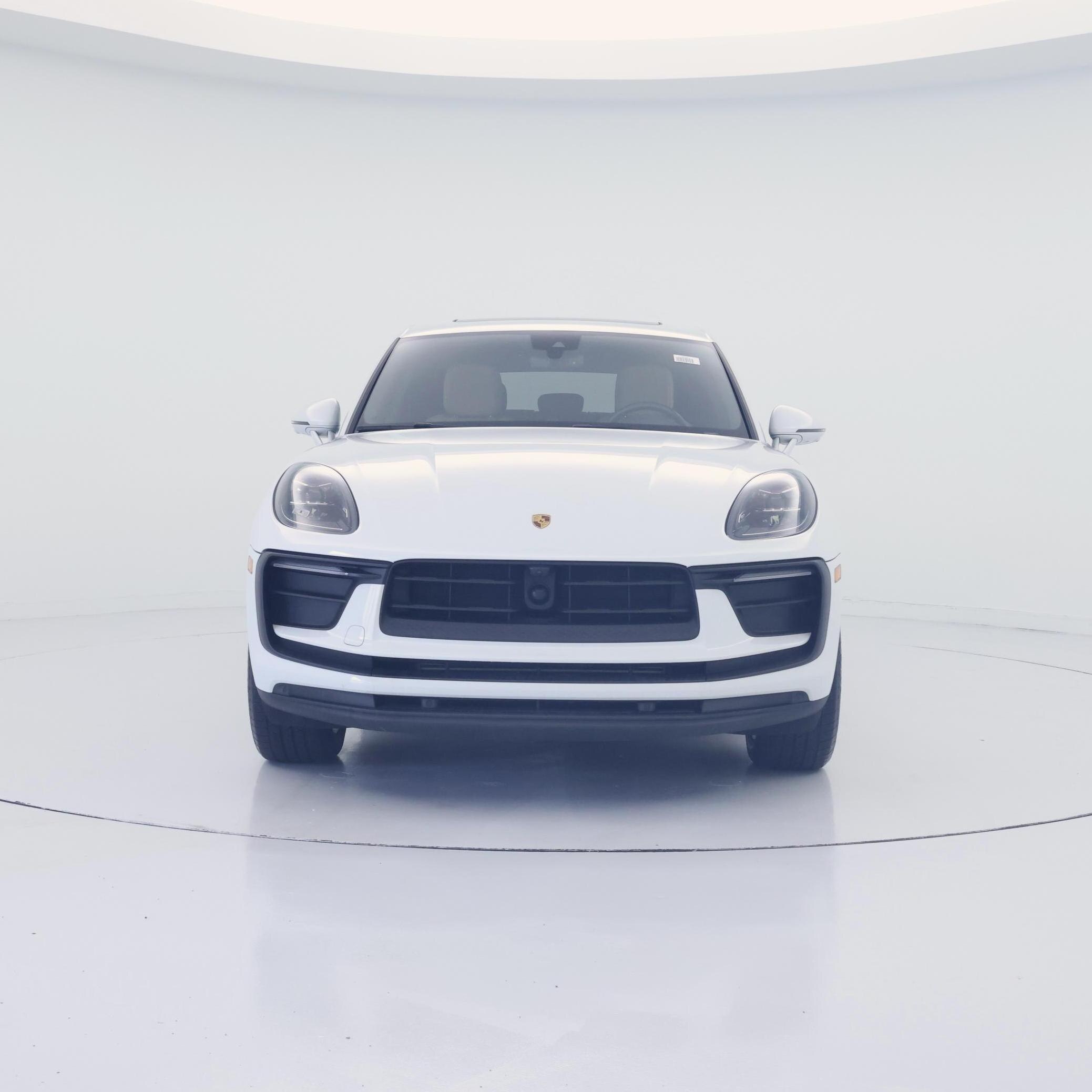 Thumbnail: 2023 Porsche Macan - 5