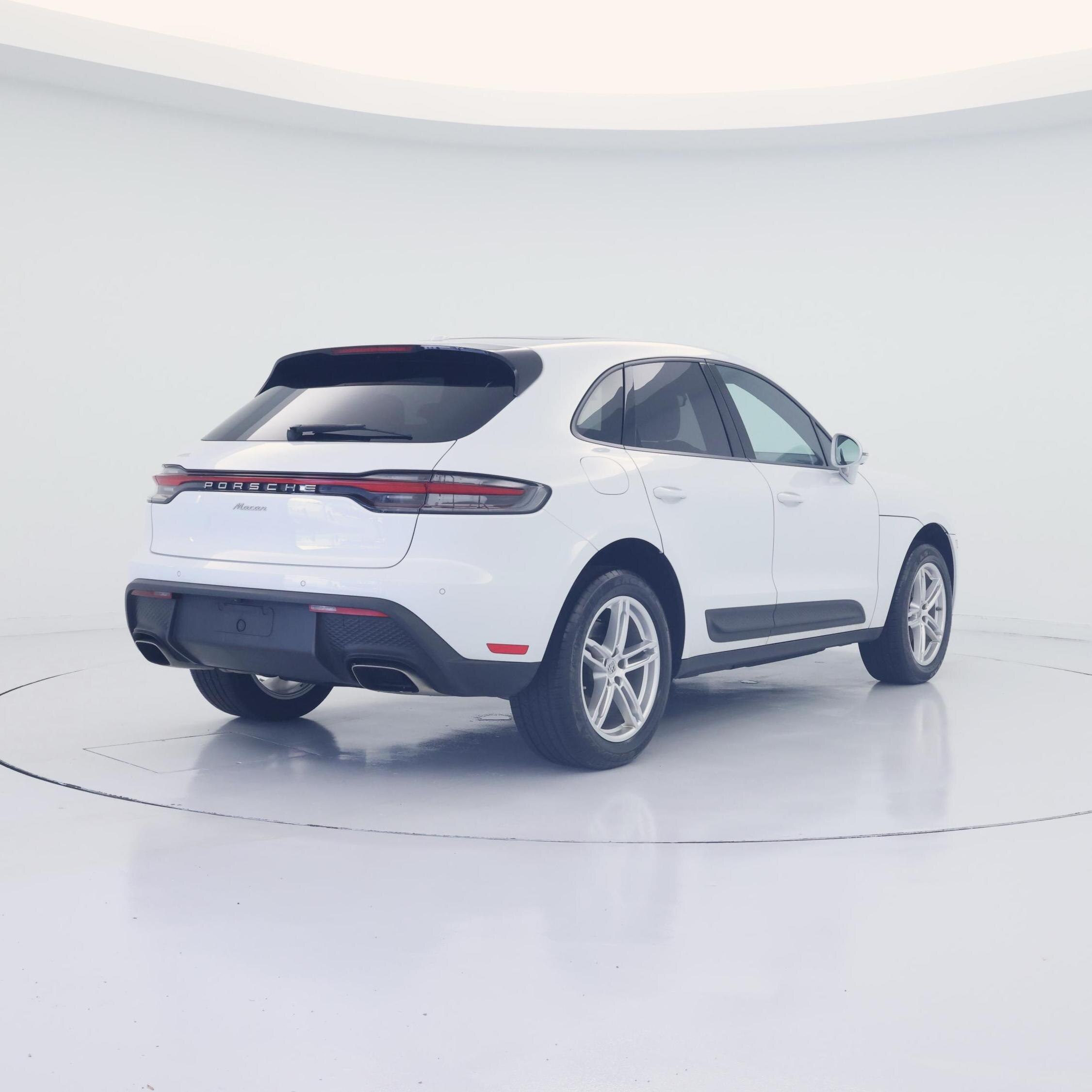 Thumbnail: 2023 Porsche Macan - 8