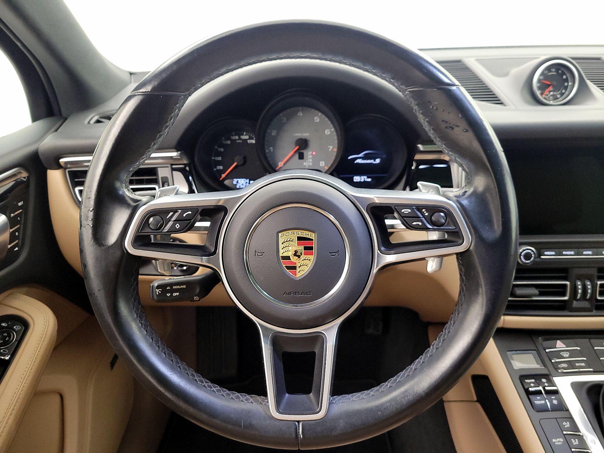 Thumbnail: 2021 Porsche Macan - 10