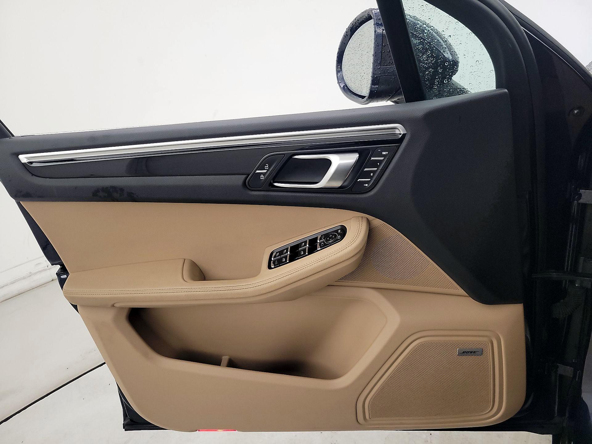 Thumbnail: 2021 Porsche Macan - 12