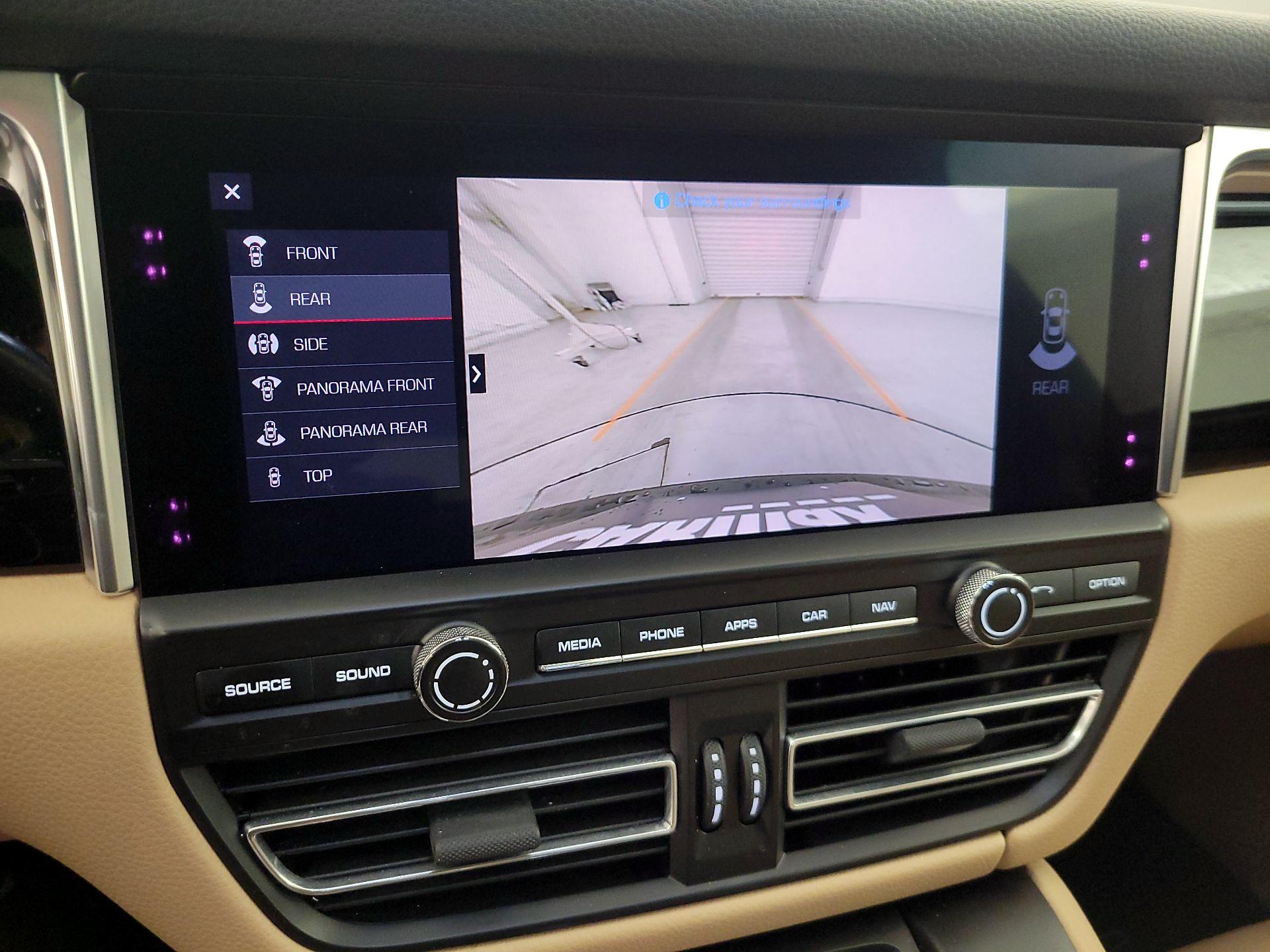 Thumbnail: 2021 Porsche Macan - 15