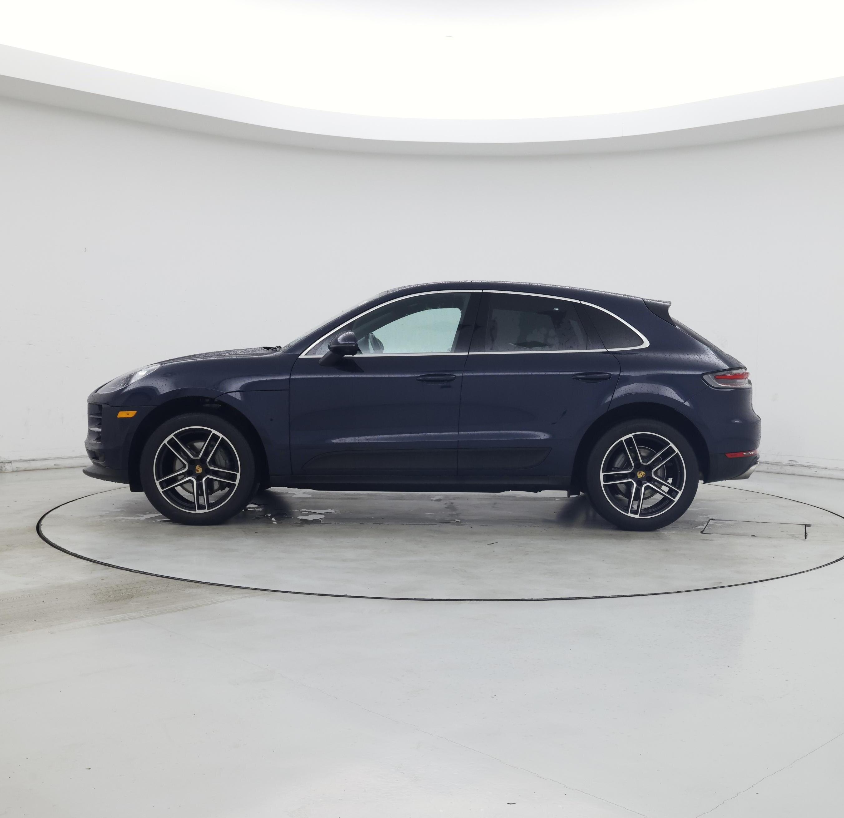 Thumbnail: 2021 Porsche Macan - 3