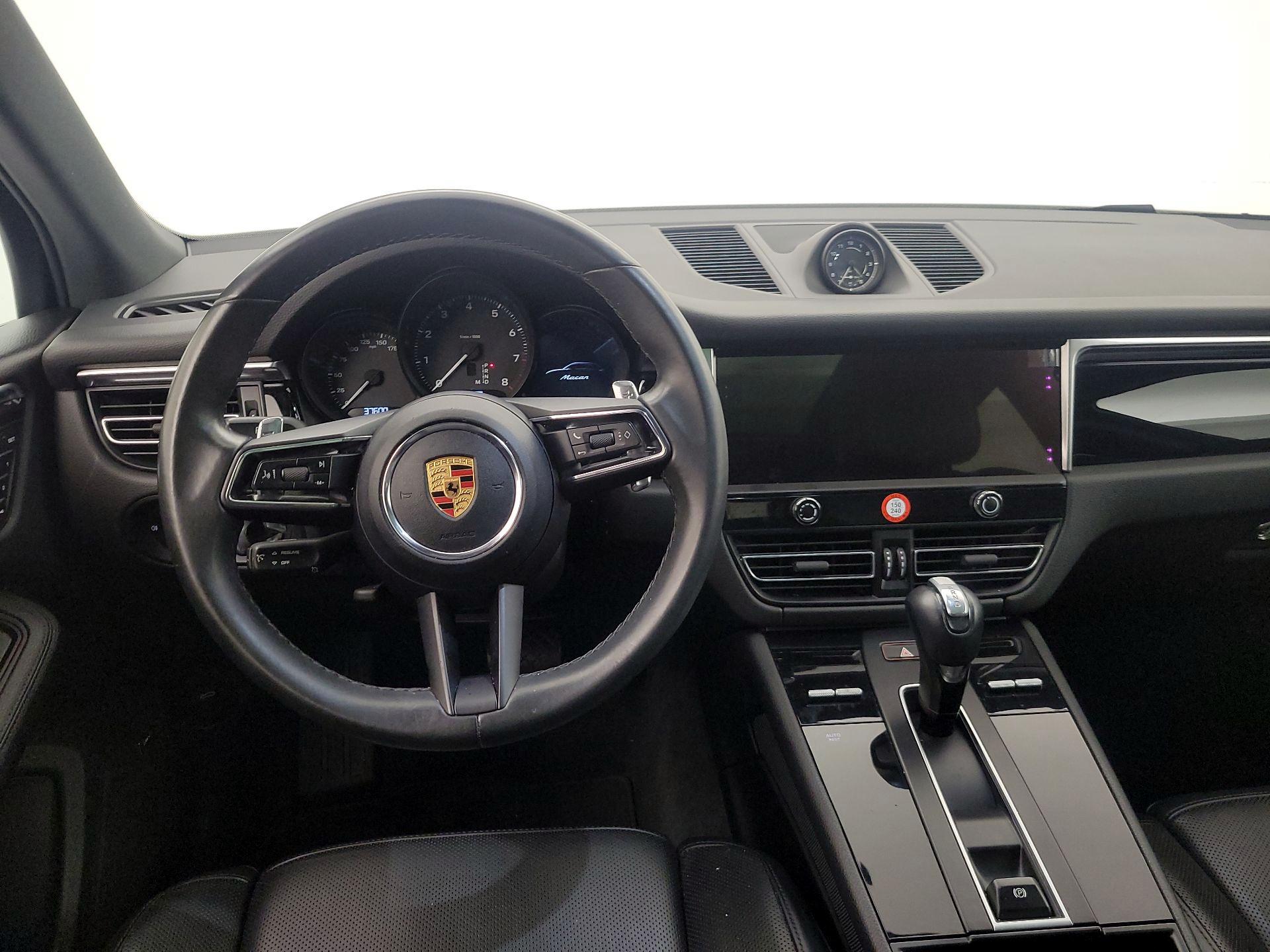 Thumbnail: 2022 Porsche Macan - 10