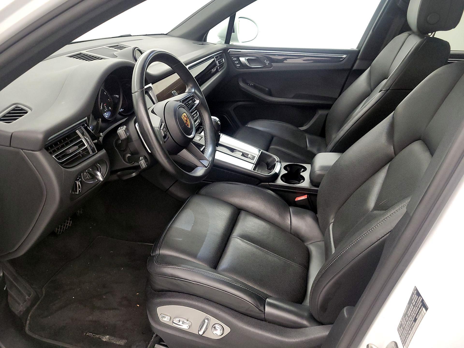 Thumbnail: 2022 Porsche Macan - 11