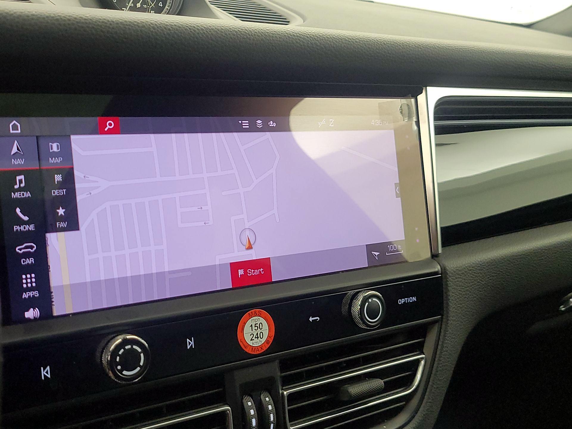 Thumbnail: 2022 Porsche Macan - 14