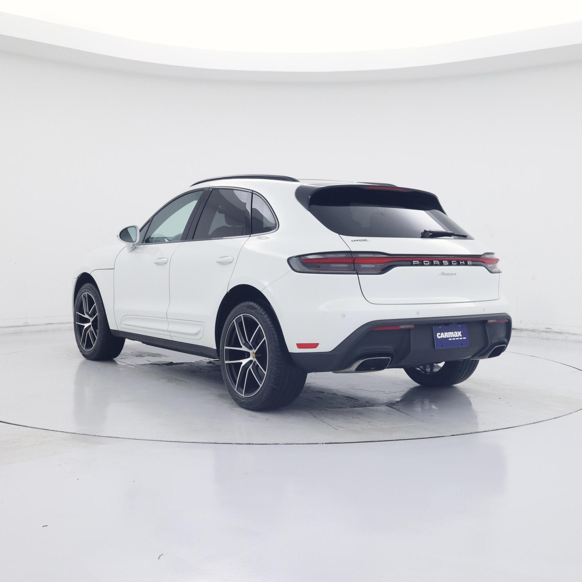 Thumbnail: 2022 Porsche Macan - 2