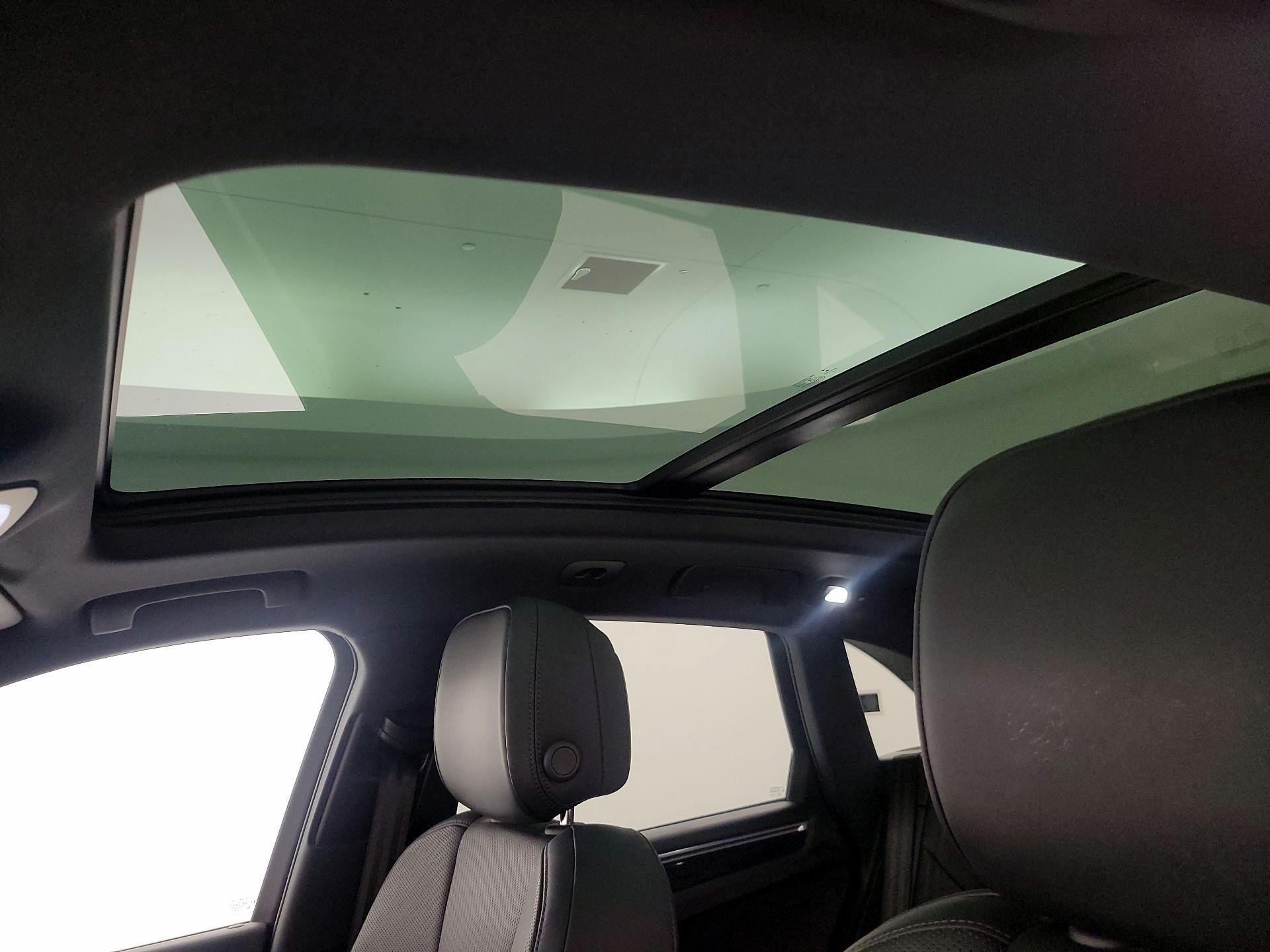 Thumbnail: 2022 Porsche Macan - 20