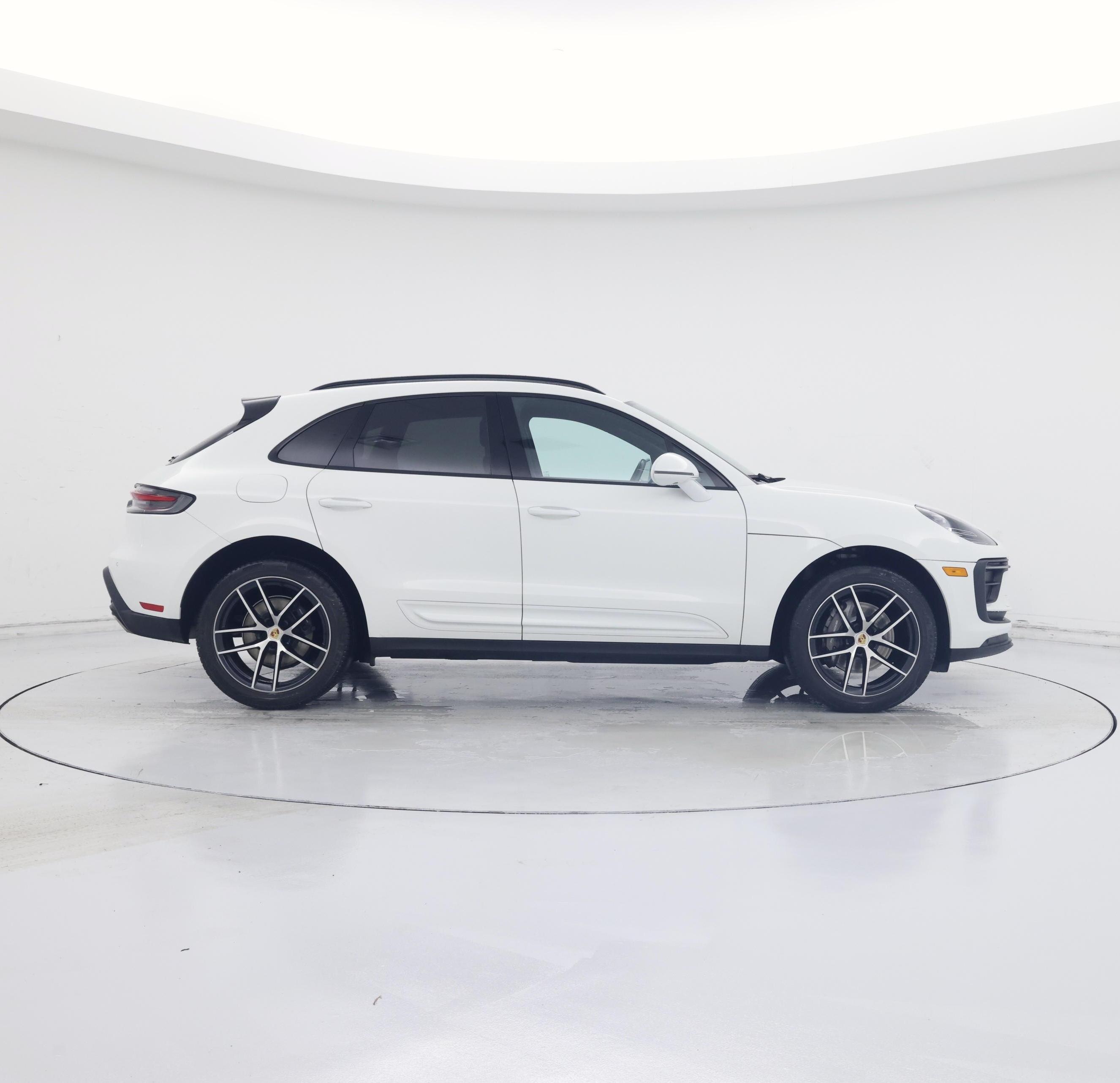 Thumbnail: 2022 Porsche Macan - 7