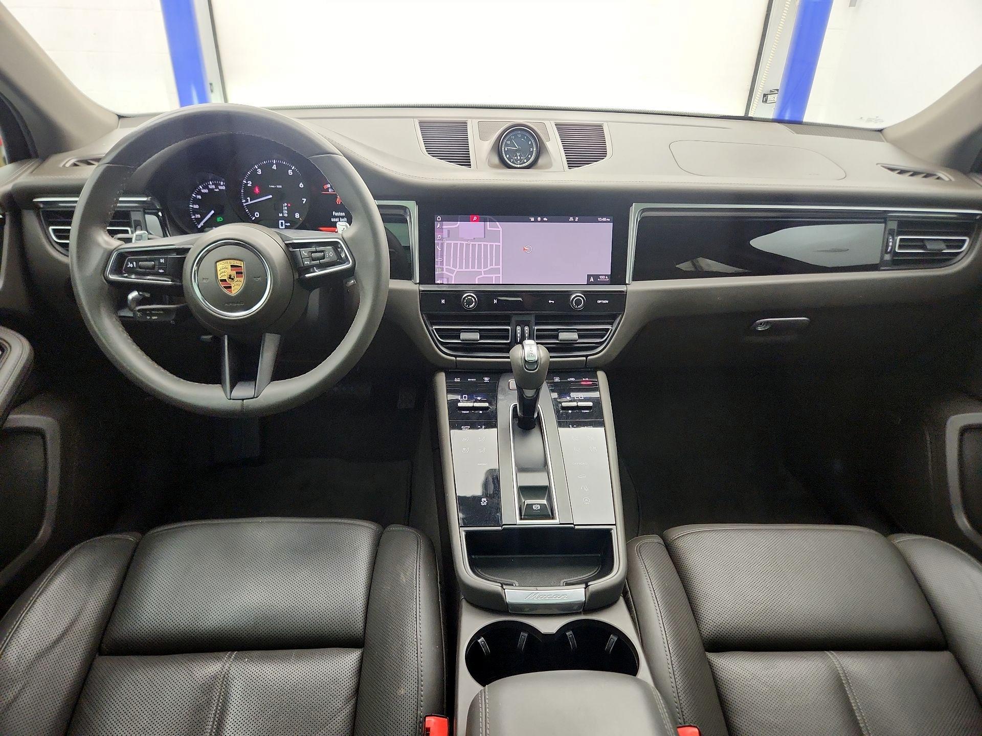 Thumbnail: 2022 Porsche Macan - 9