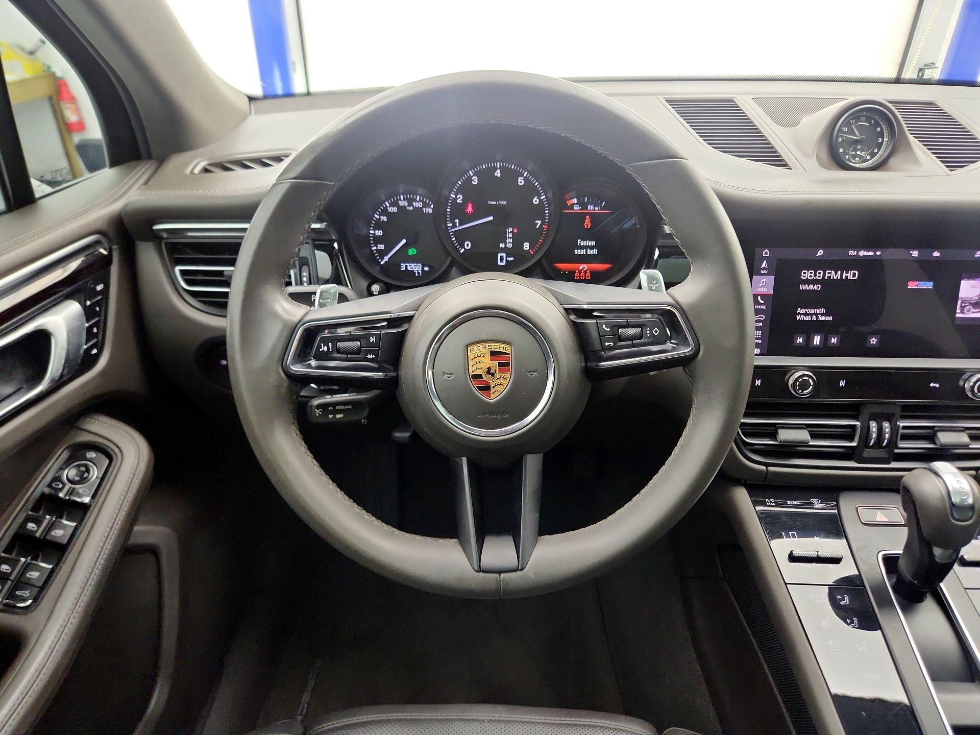 Thumbnail: 2022 Porsche Macan - 10