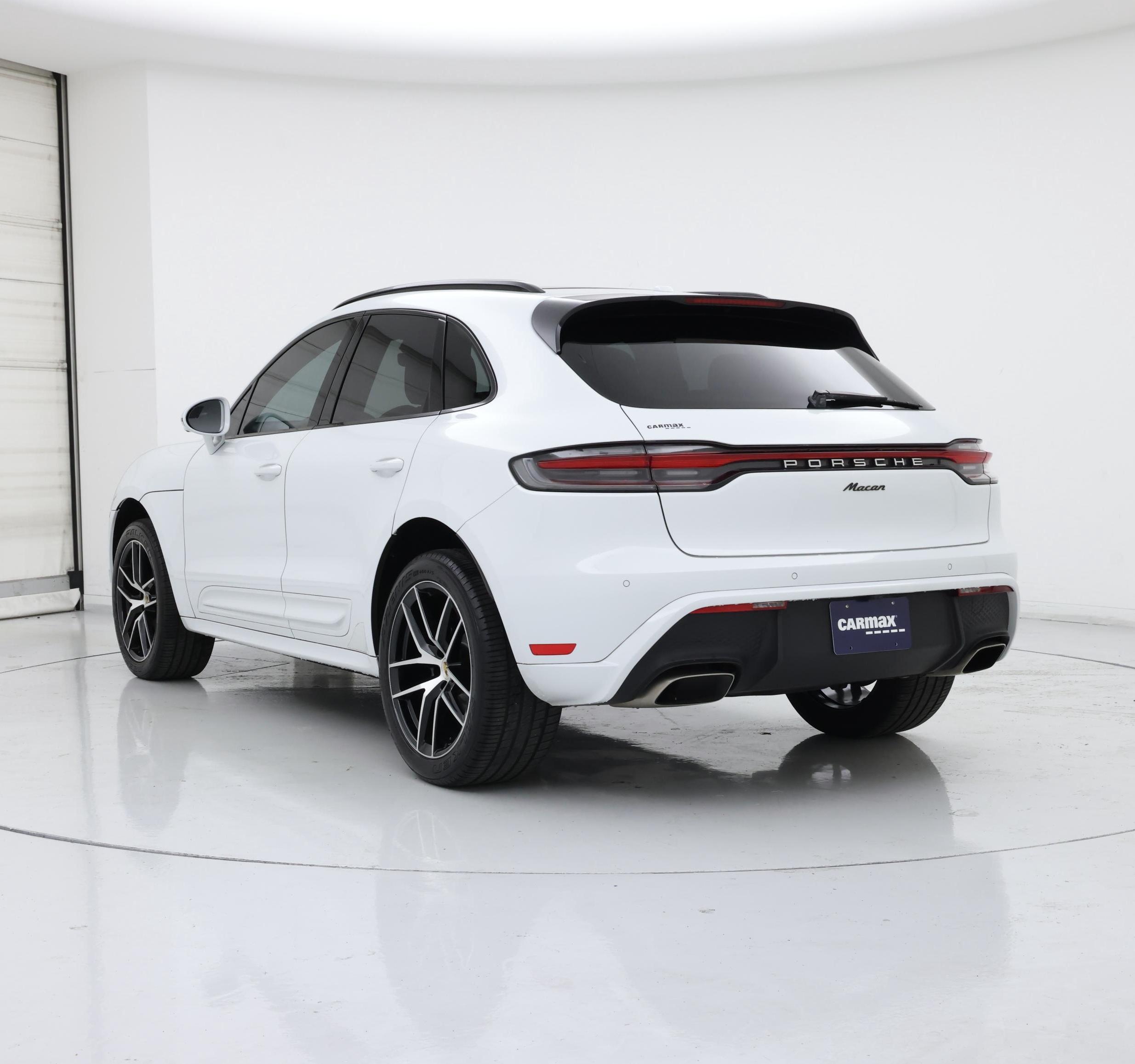 Thumbnail: 2022 Porsche Macan - 2