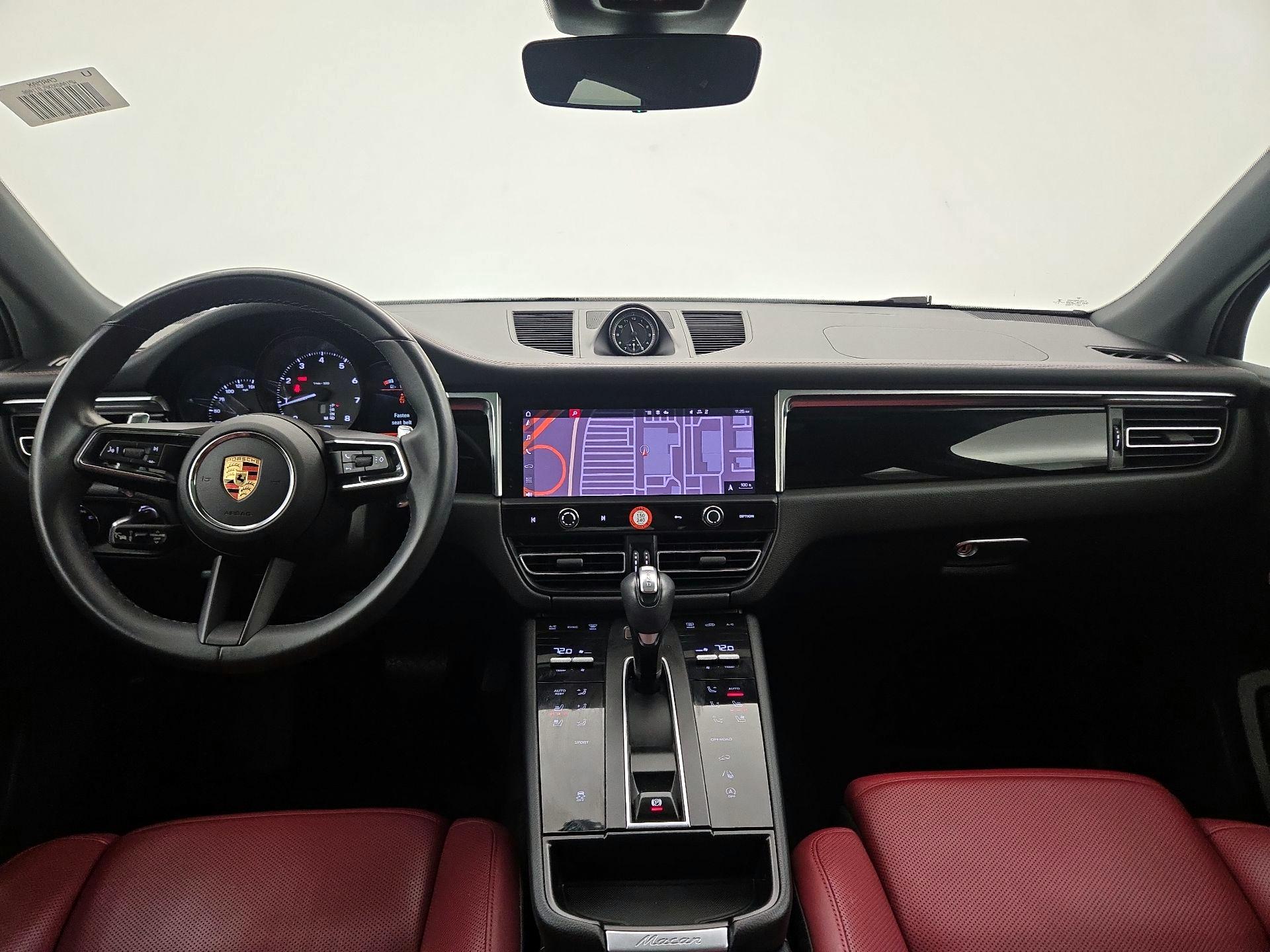 Thumbnail: 2023 Porsche Macan - 9