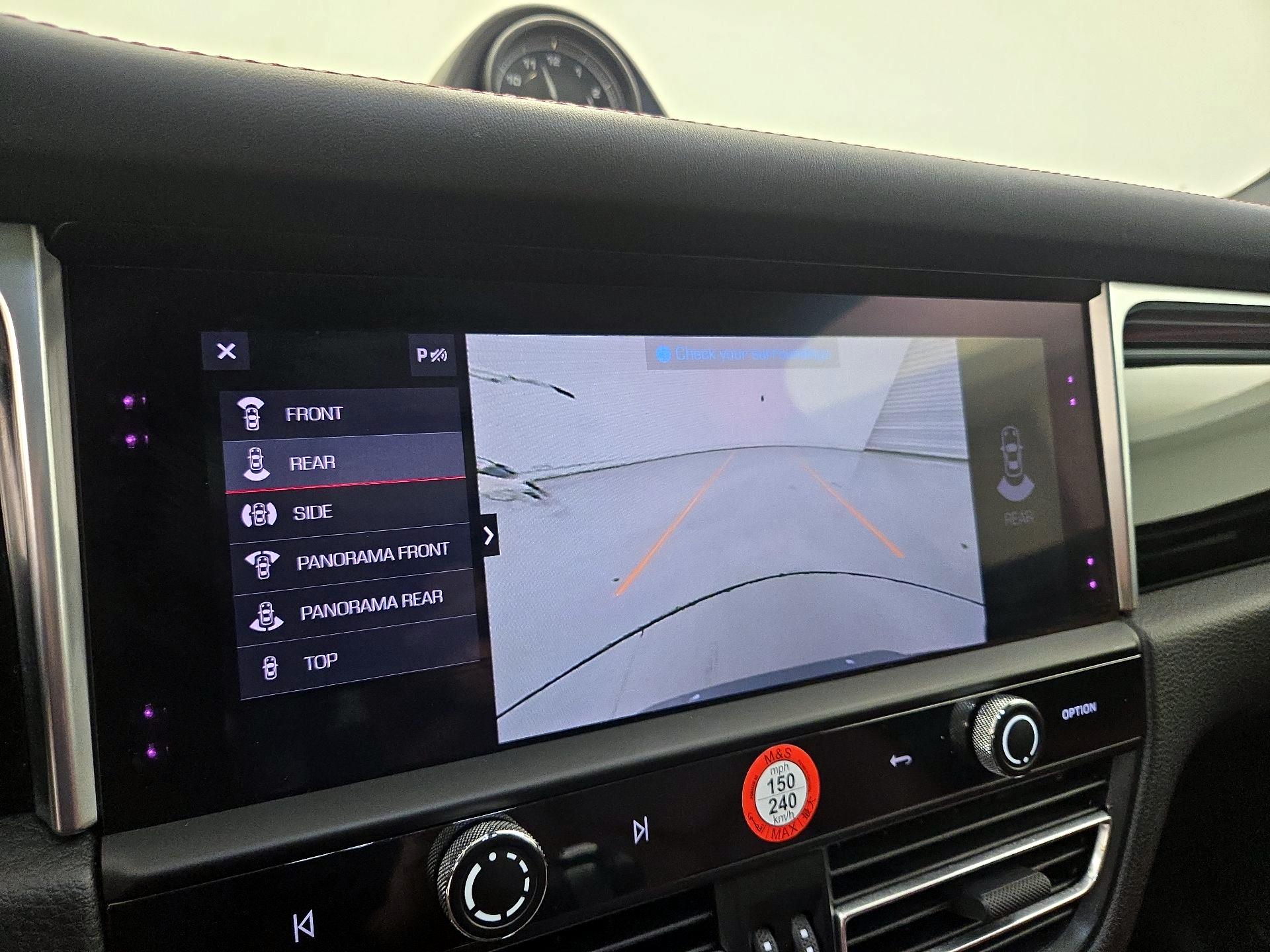 Thumbnail: 2023 Porsche Macan - 15