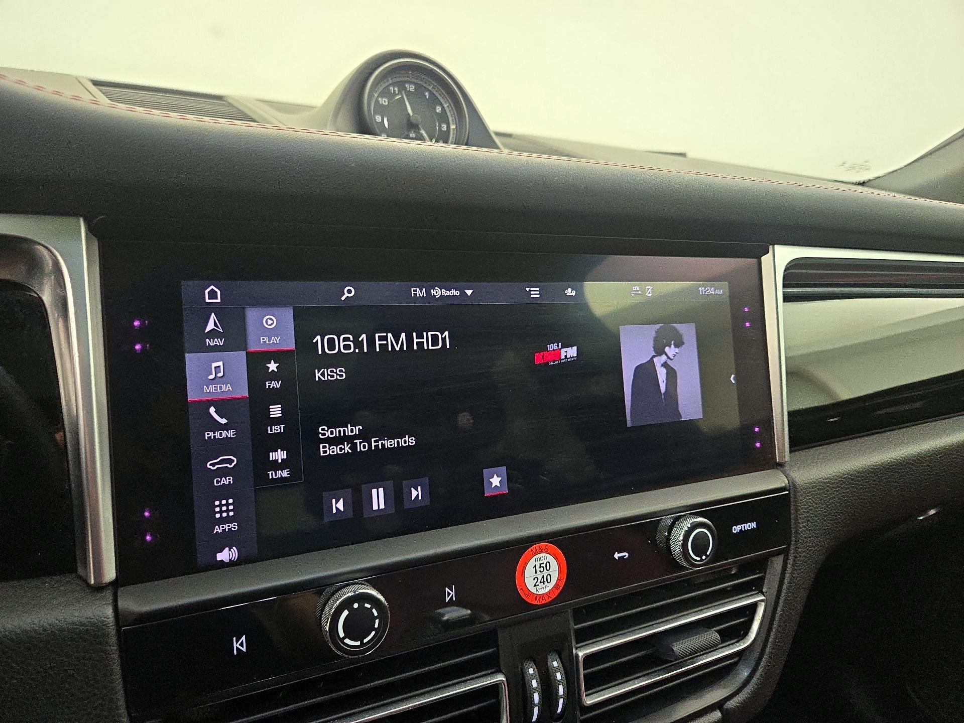 Thumbnail: 2023 Porsche Macan - 16