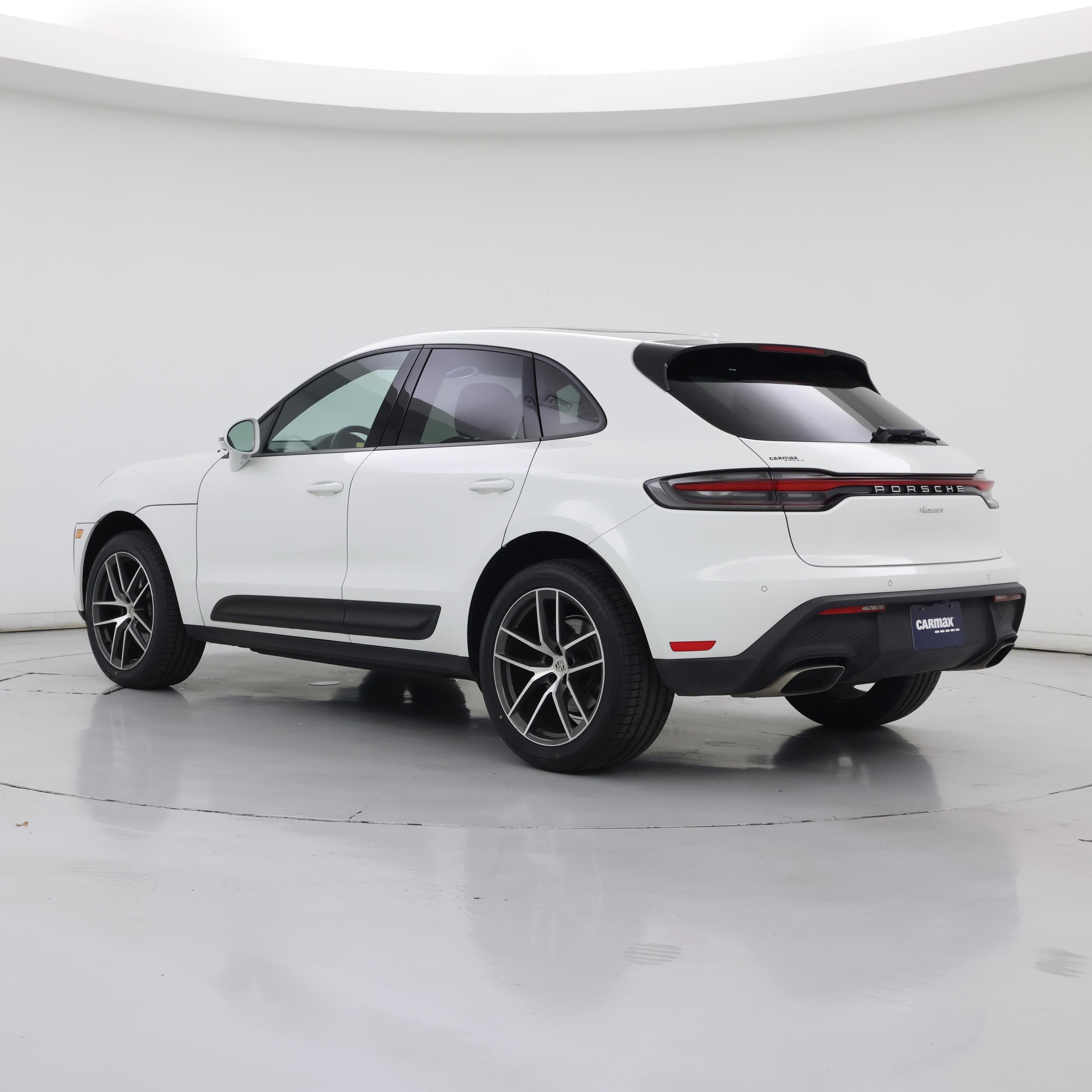 Thumbnail: 2023 Porsche Macan - 2