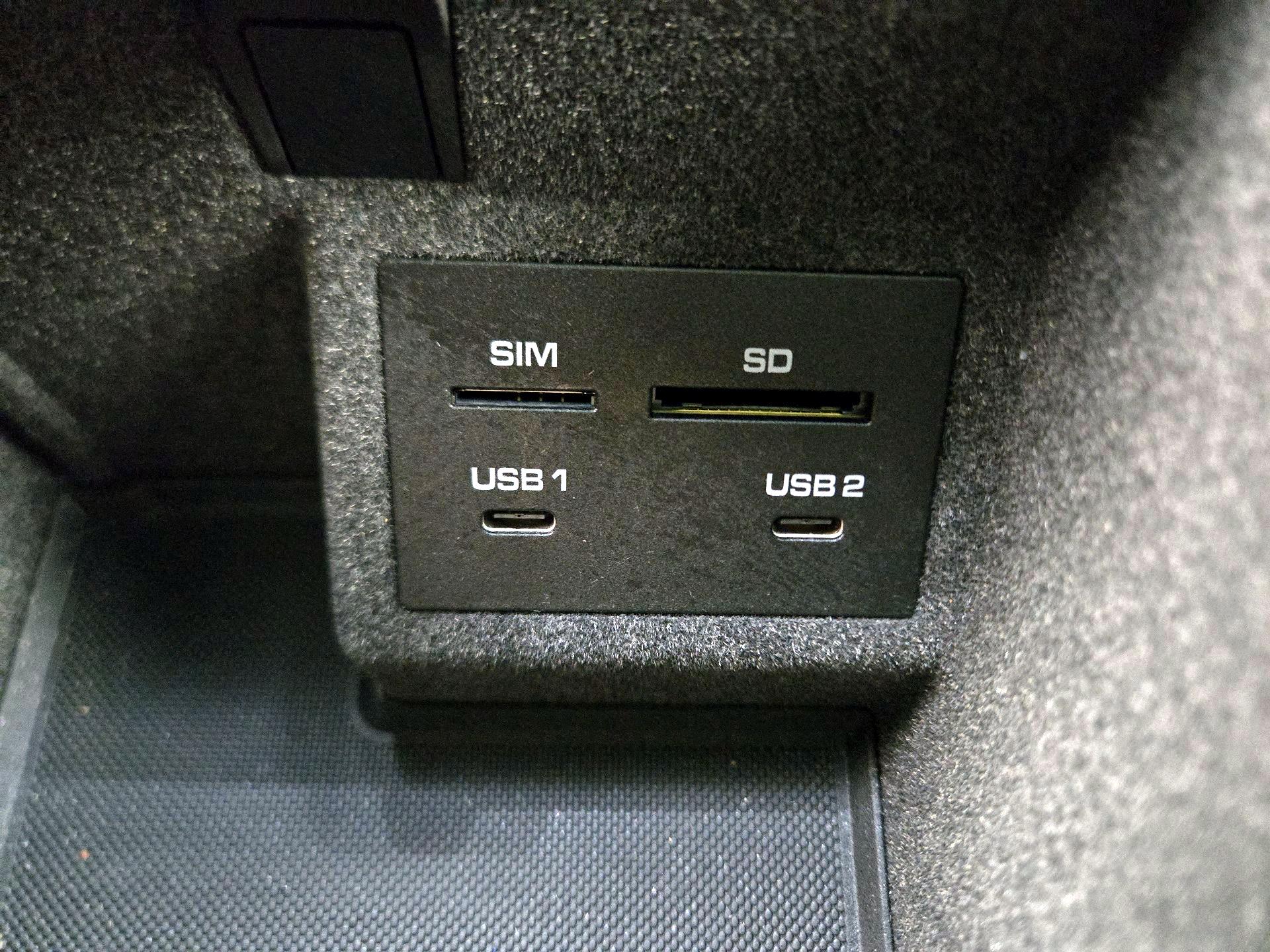 Thumbnail: 2023 Porsche Macan - 19