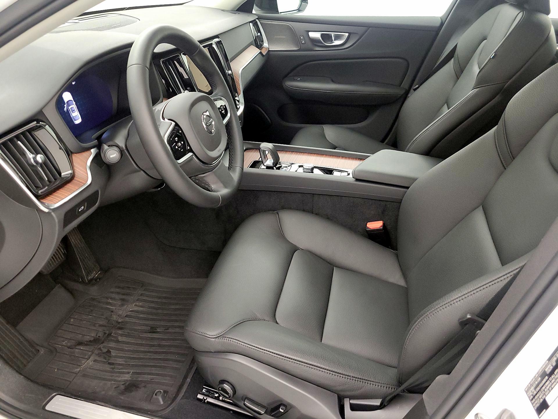 Thumbnail: 2025 Volvo S60 - 11