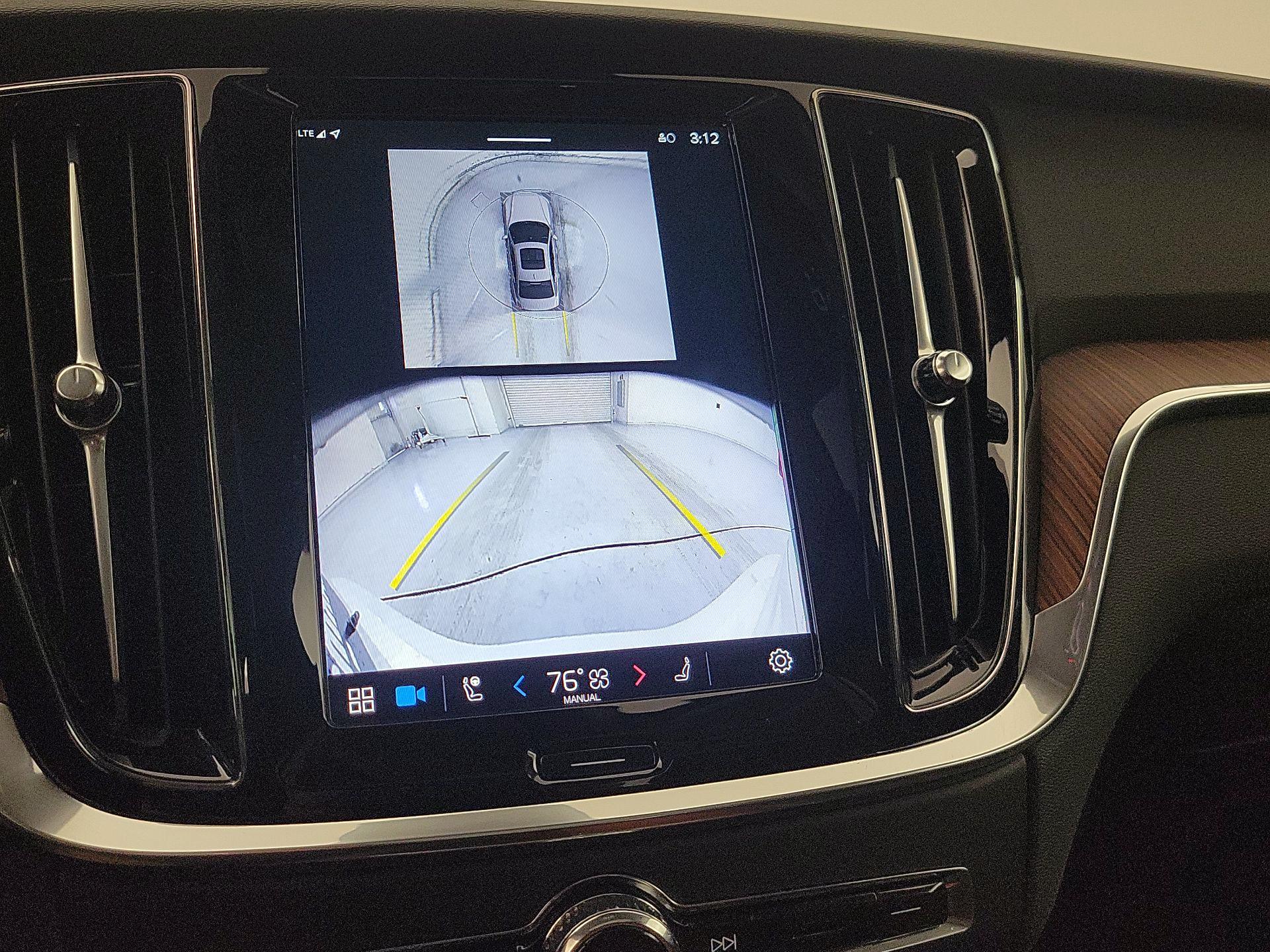 Thumbnail: 2025 Volvo S60 - 15