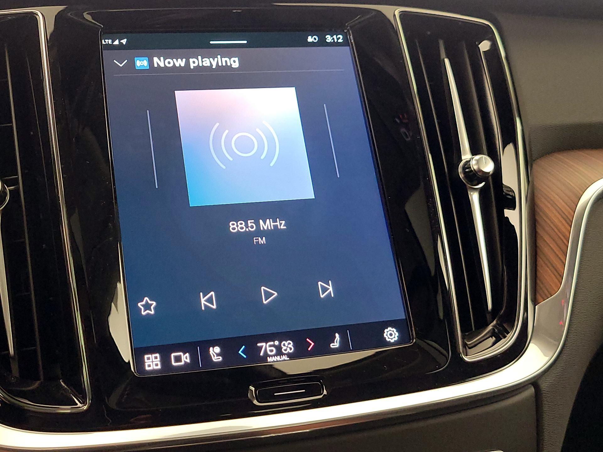 Thumbnail: 2025 Volvo S60 - 16