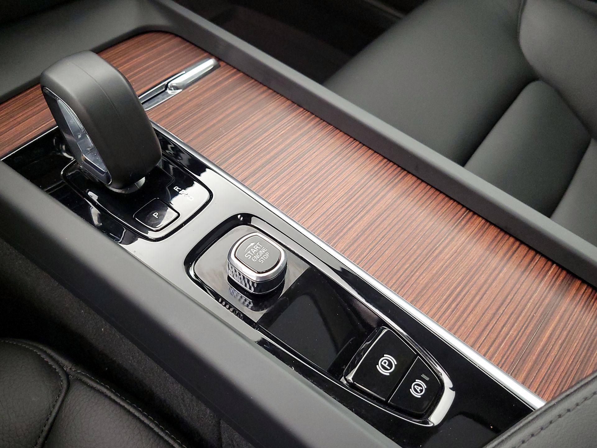 Thumbnail: 2025 Volvo S60 - 18