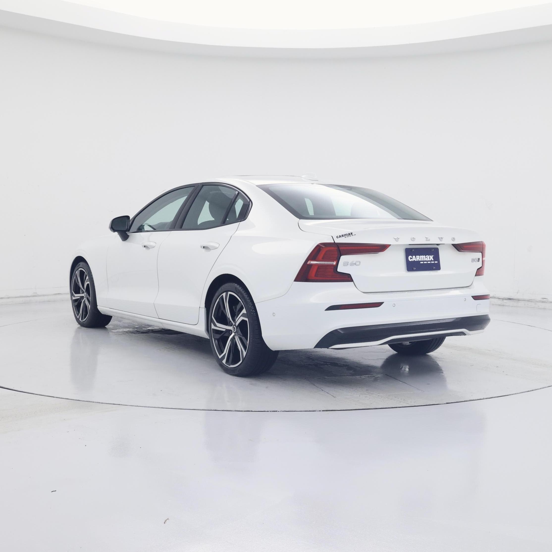 Thumbnail: 2025 Volvo S60 - 2