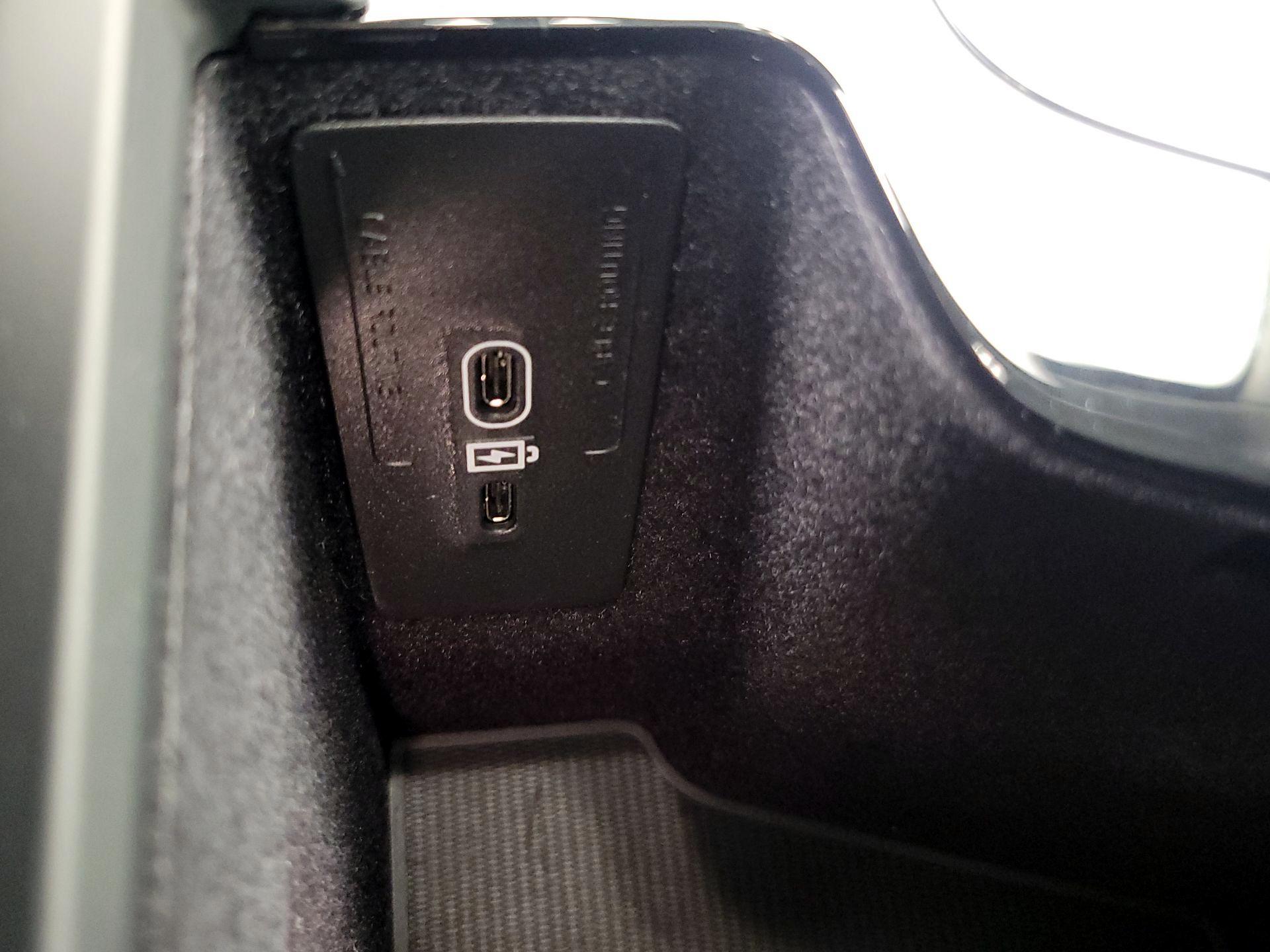 Thumbnail: 2025 Volvo S60 - 19