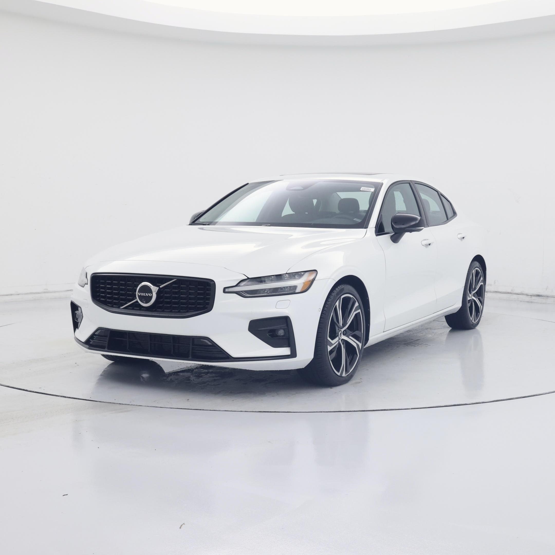 Thumbnail: 2025 Volvo S60 - 4