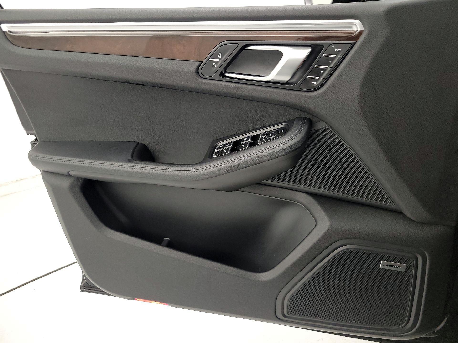 Thumbnail: 2022 Porsche Macan - 12