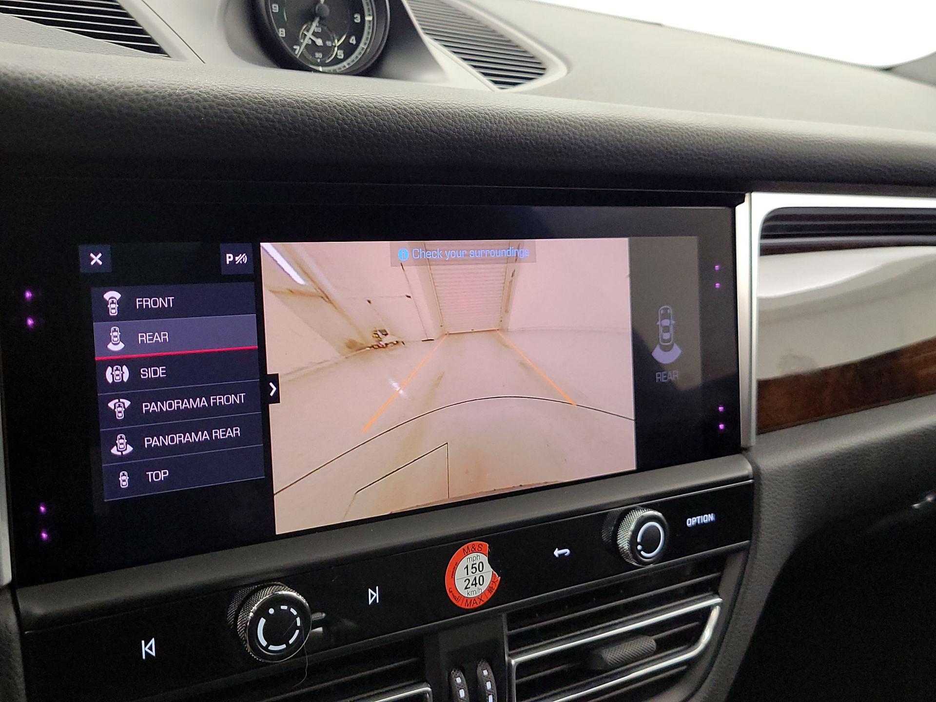 Thumbnail: 2022 Porsche Macan - 15