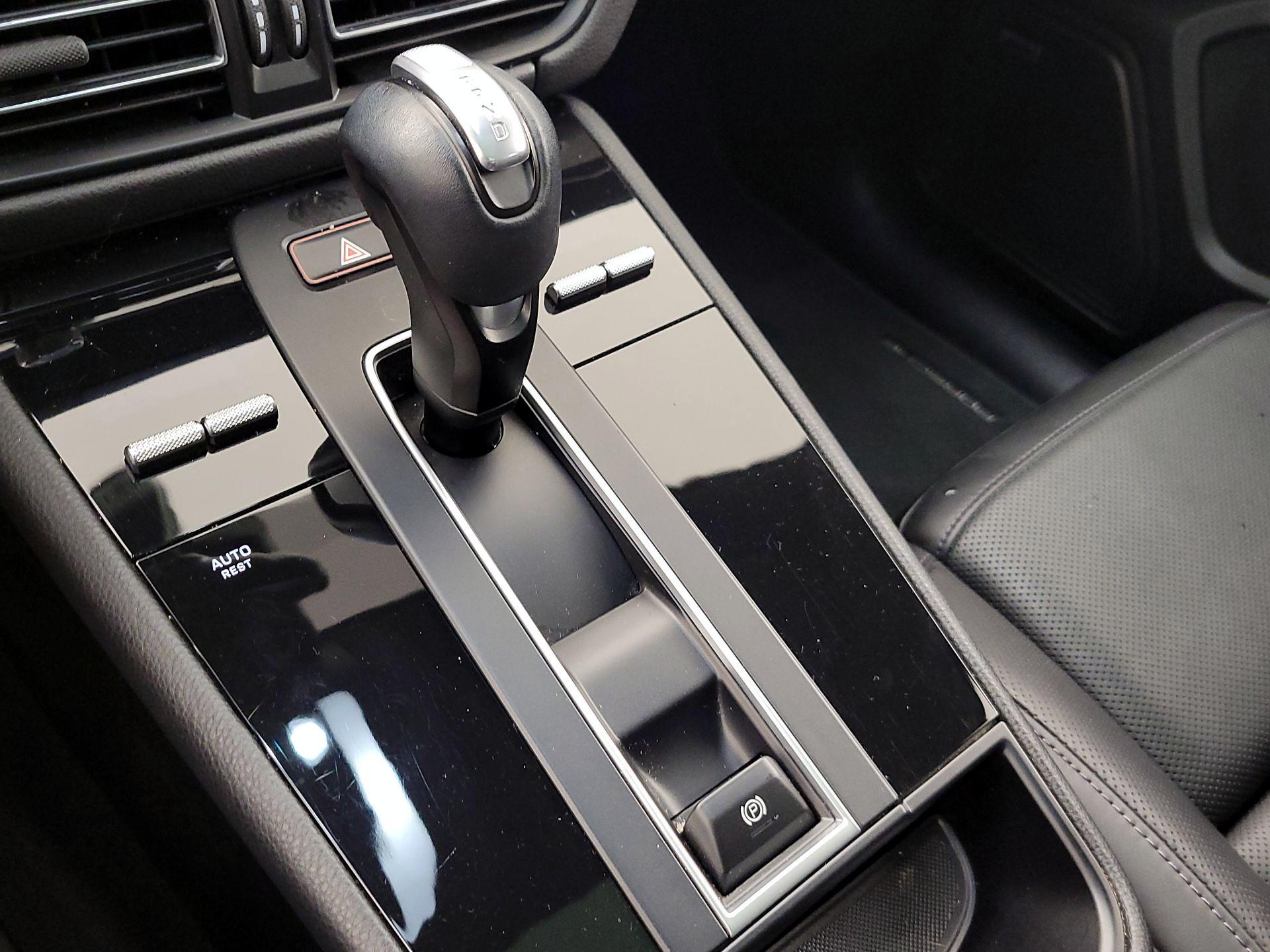 Thumbnail: 2022 Porsche Macan - 18