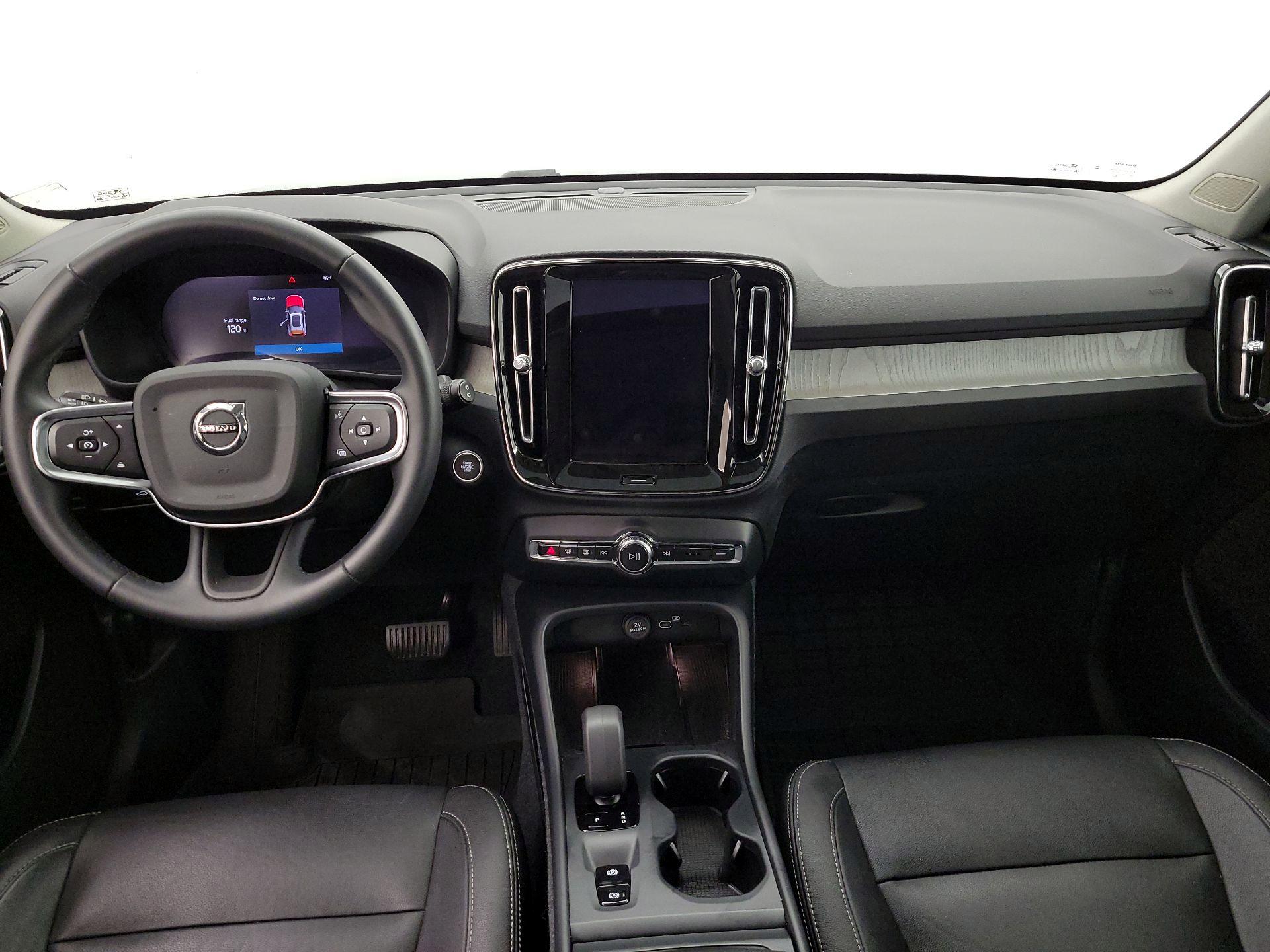 Thumbnail: 2024 Volvo XC40 - 9