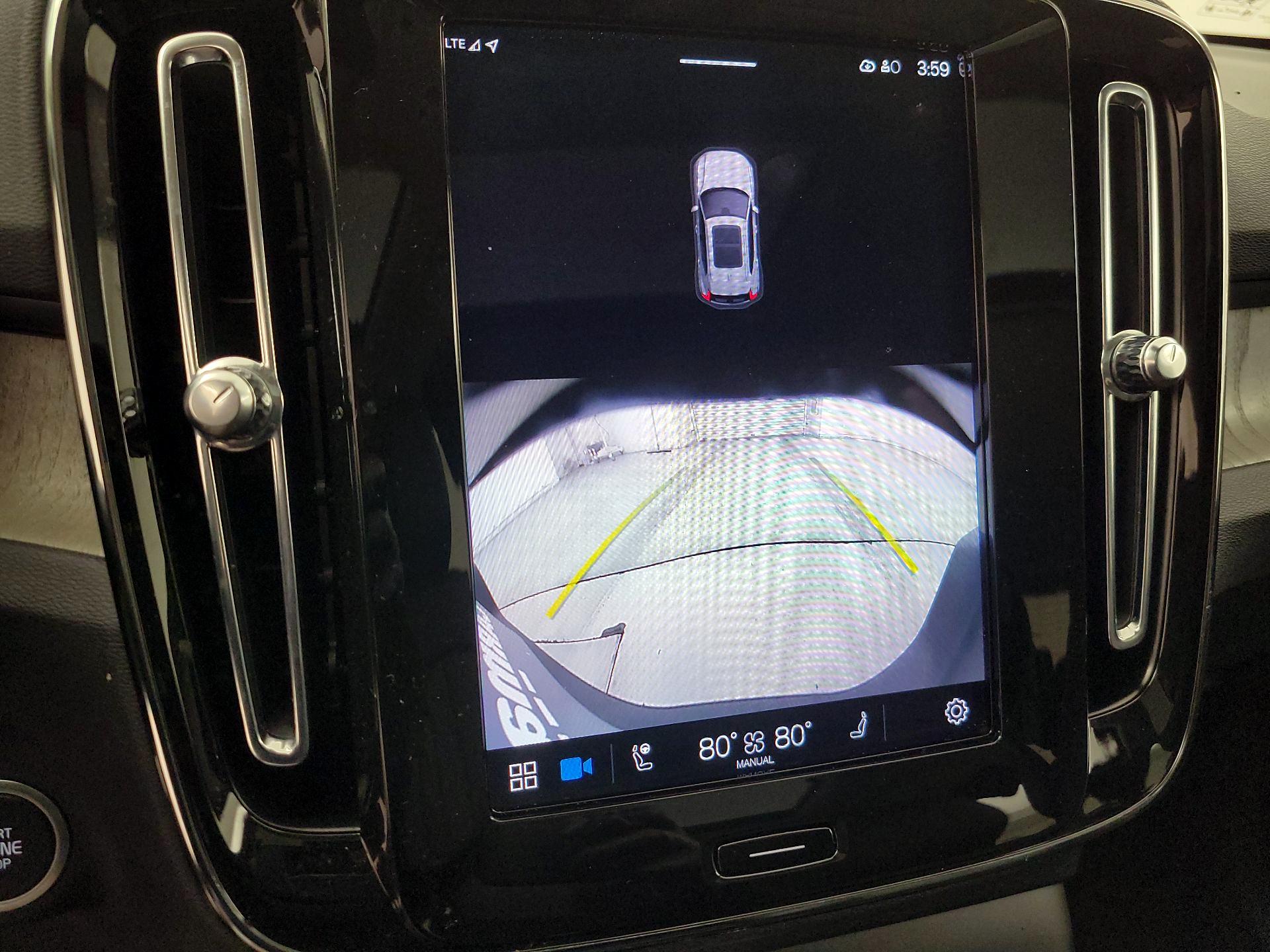 Thumbnail: 2024 Volvo XC40 - 15