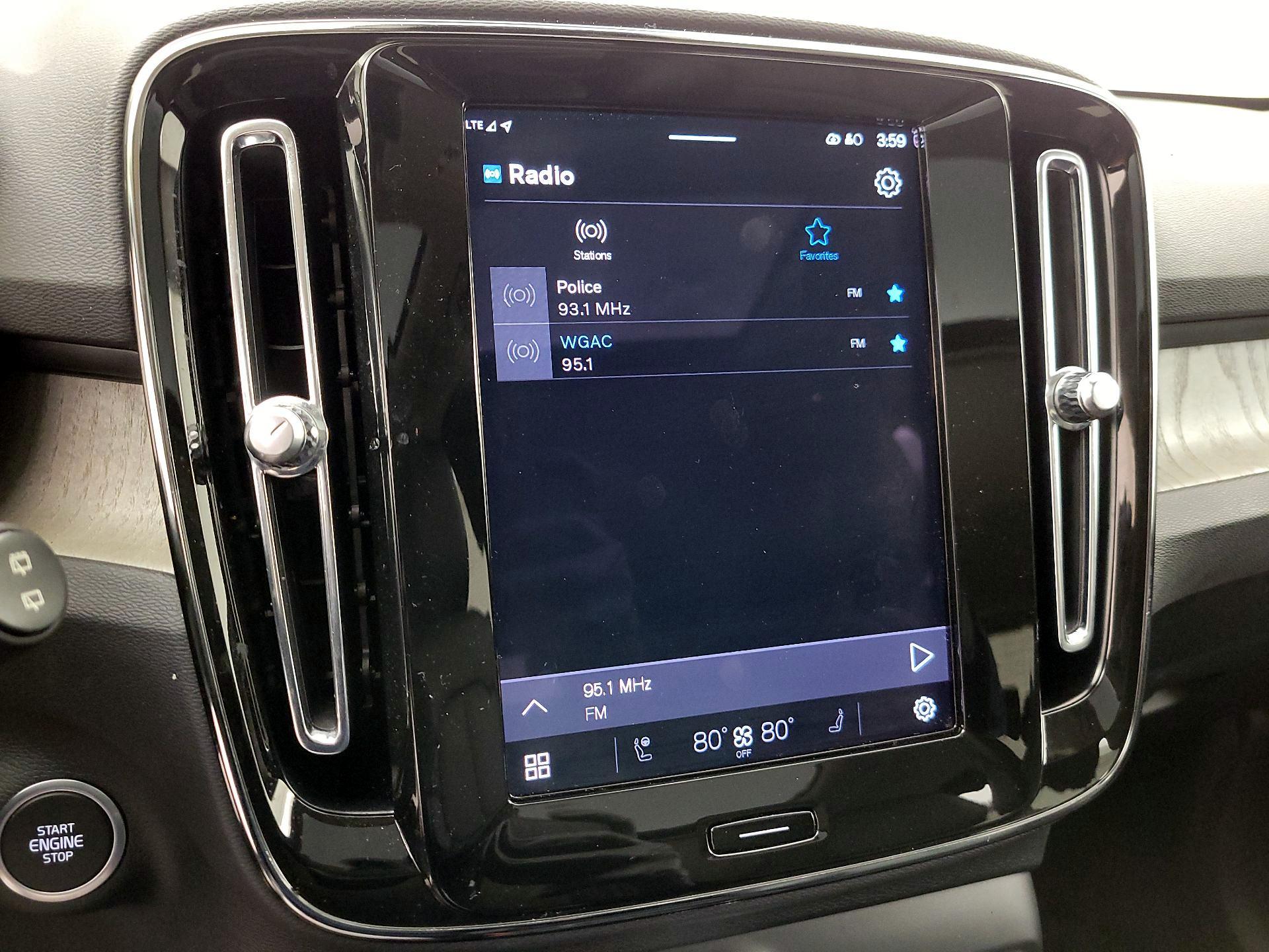 Thumbnail: 2024 Volvo XC40 - 16