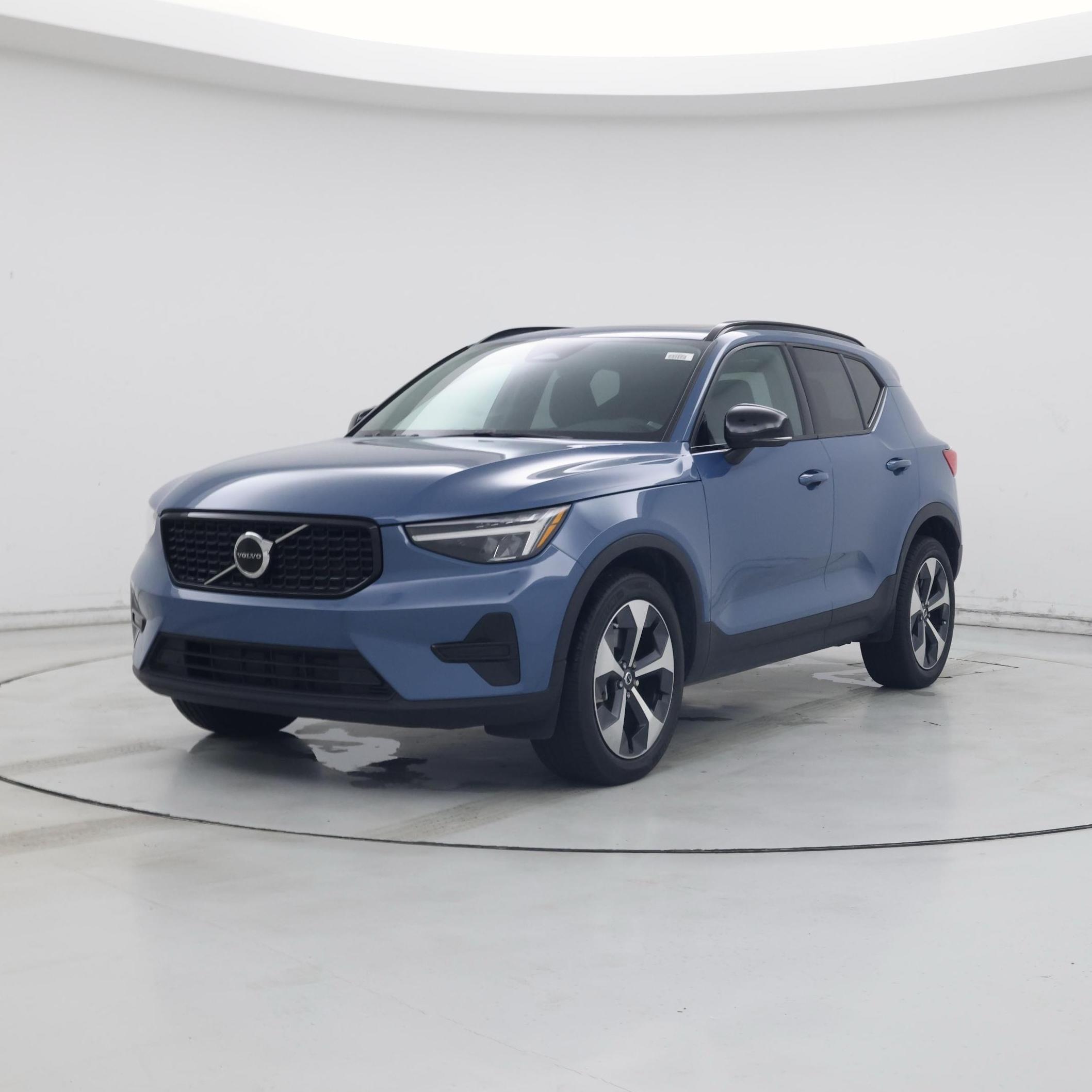 Thumbnail: 2024 Volvo XC40 - 4