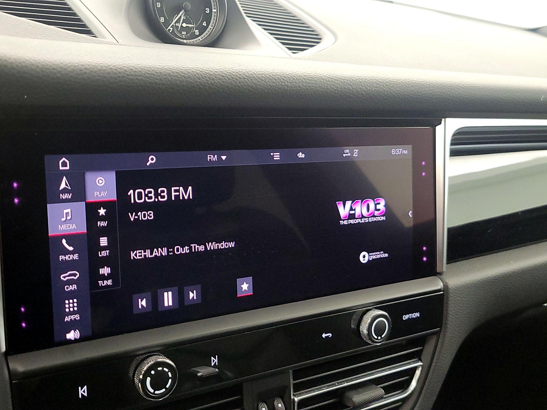 Thumbnail: 2023 Porsche Macan - 16