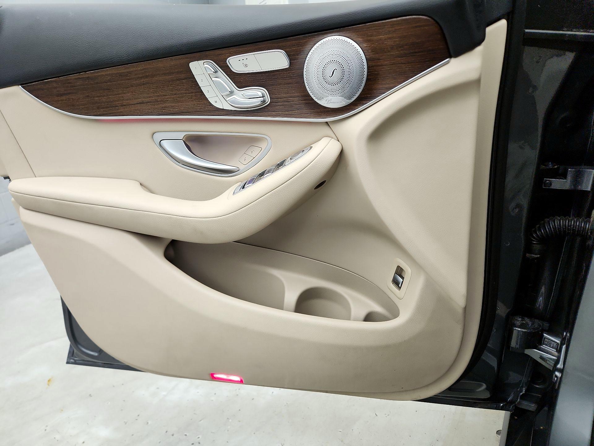 Thumbnail: 2020 Mercedes-Benz GLC - 12