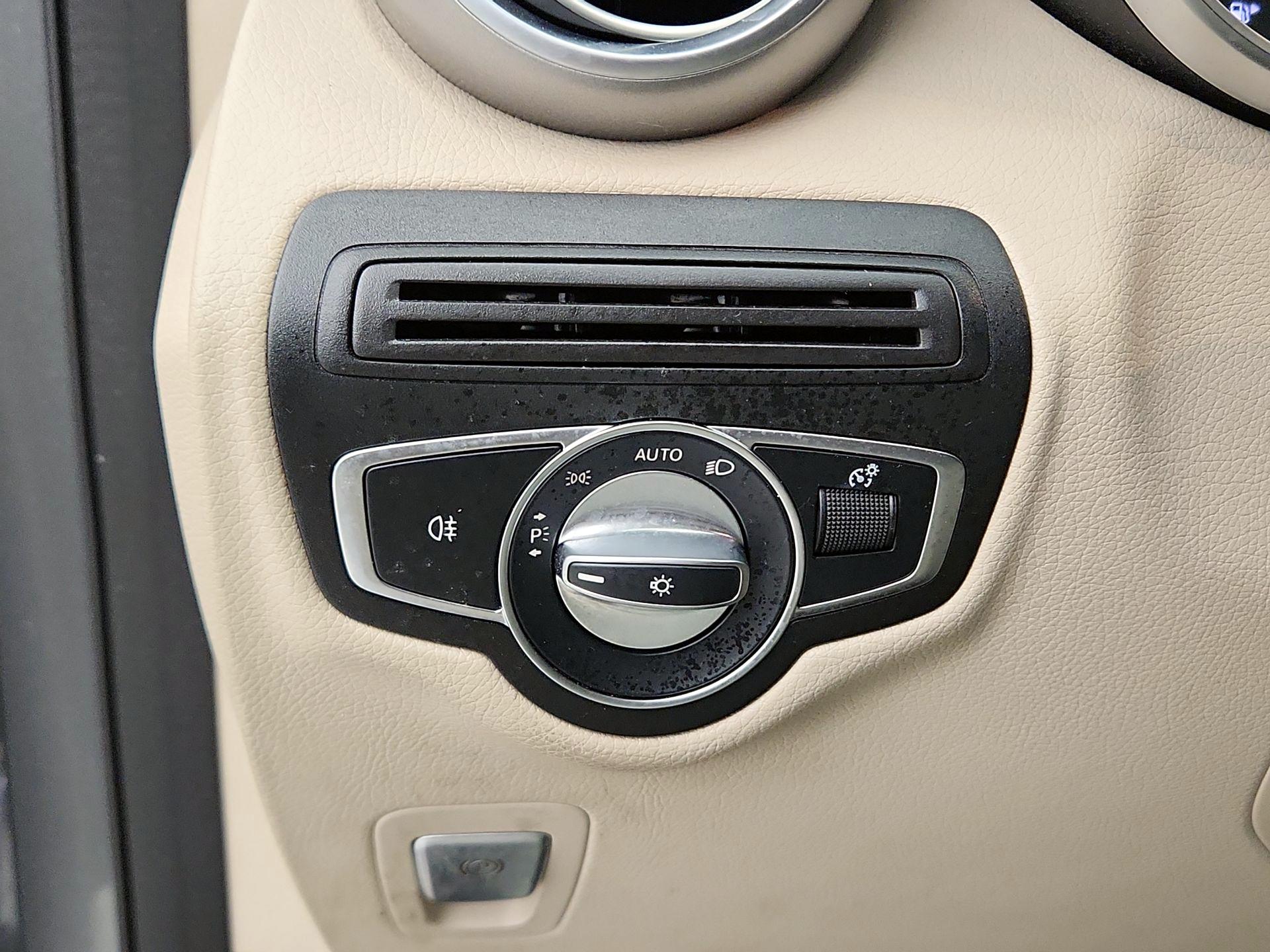 Thumbnail: 2020 Mercedes-Benz GLC - 13