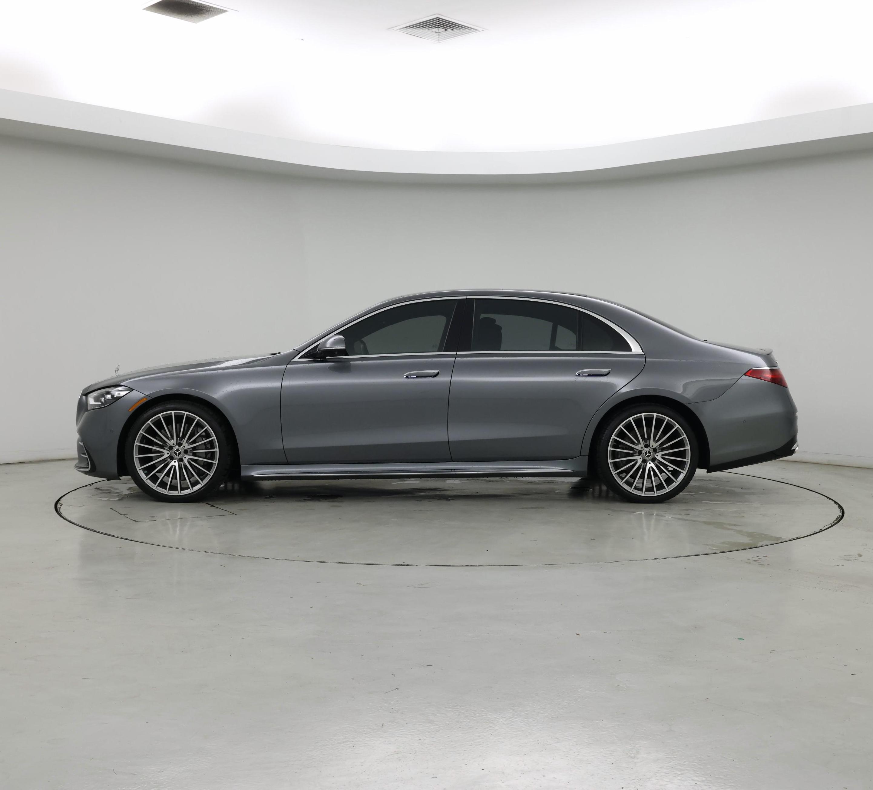 Thumbnail: 2022 Mercedes-Benz S-Class - 3