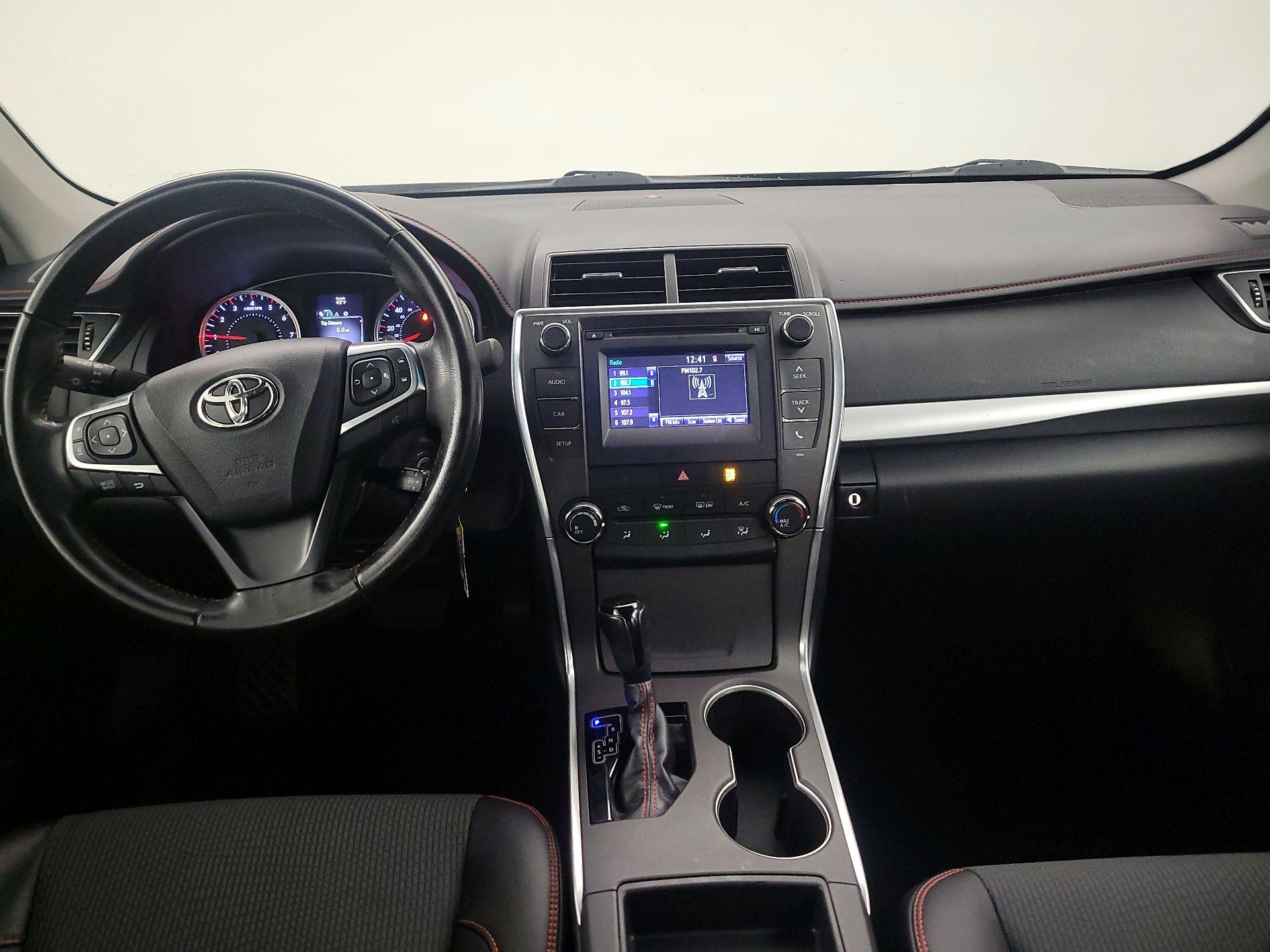 Thumbnail: 2016 Toyota Camry - 9