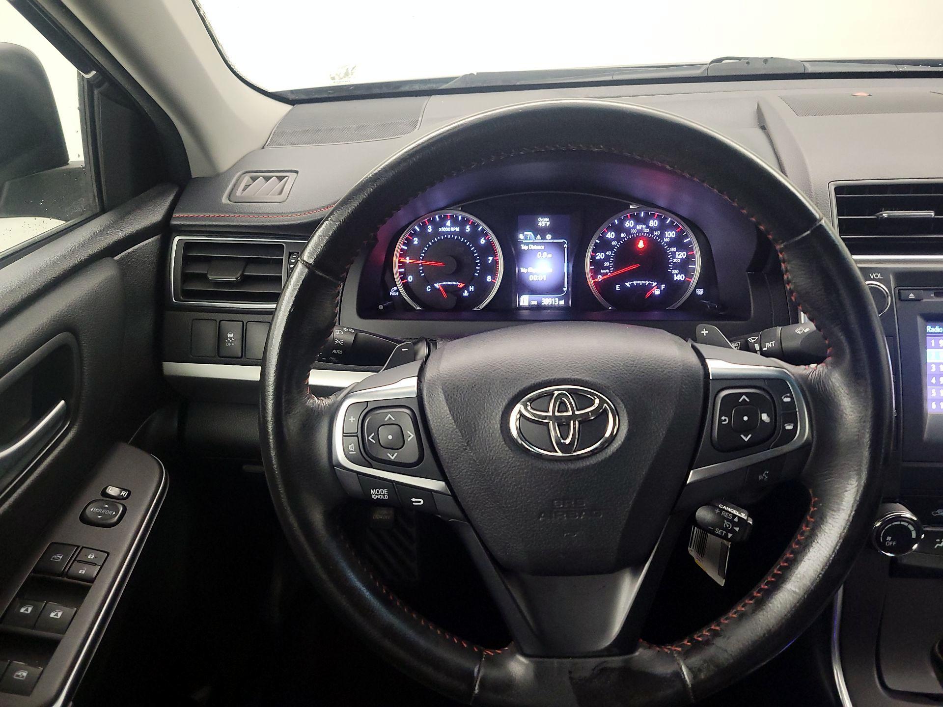 Thumbnail: 2016 Toyota Camry - 10